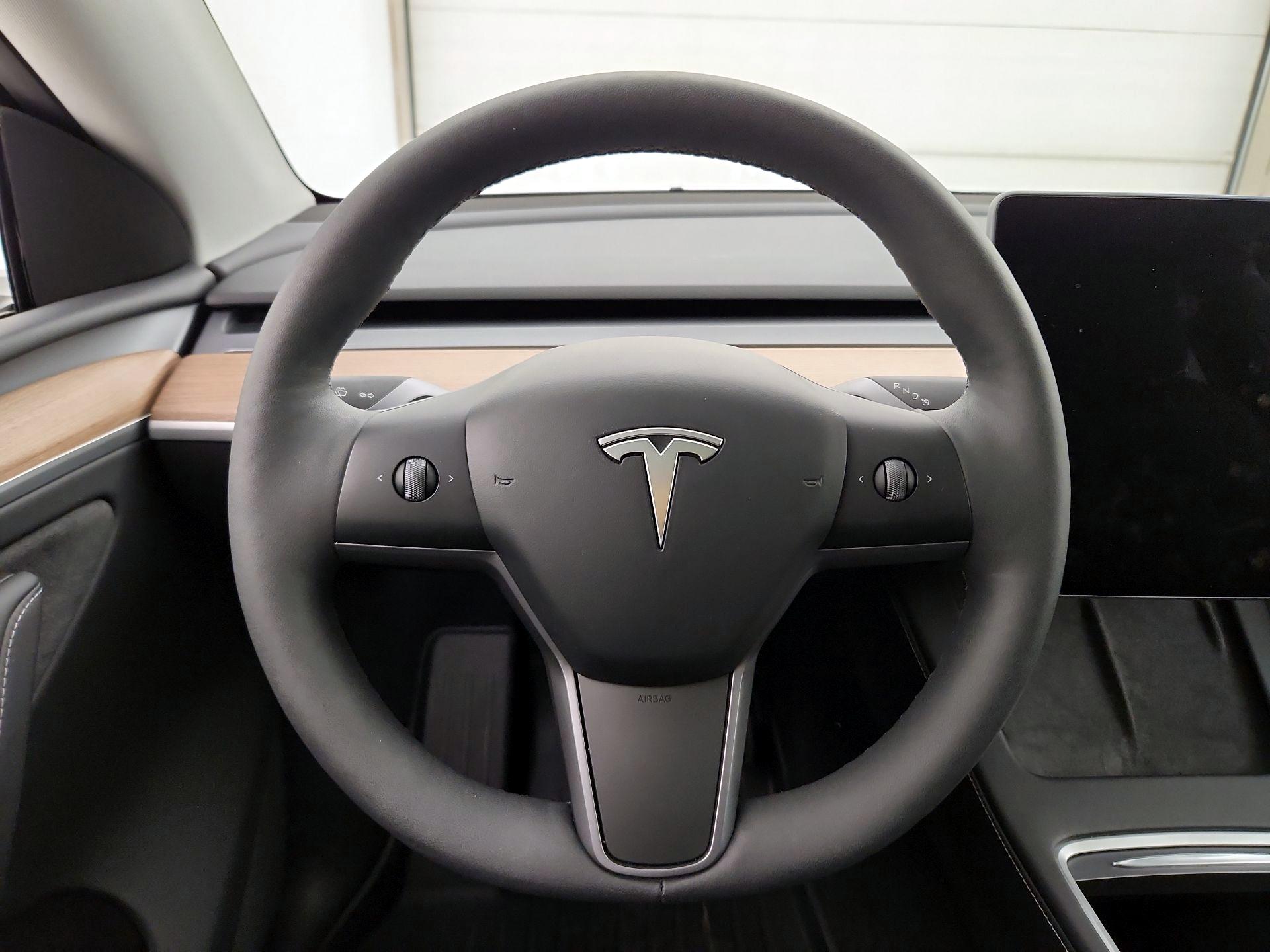 Thumbnail: 2024 Tesla Model Y - 10