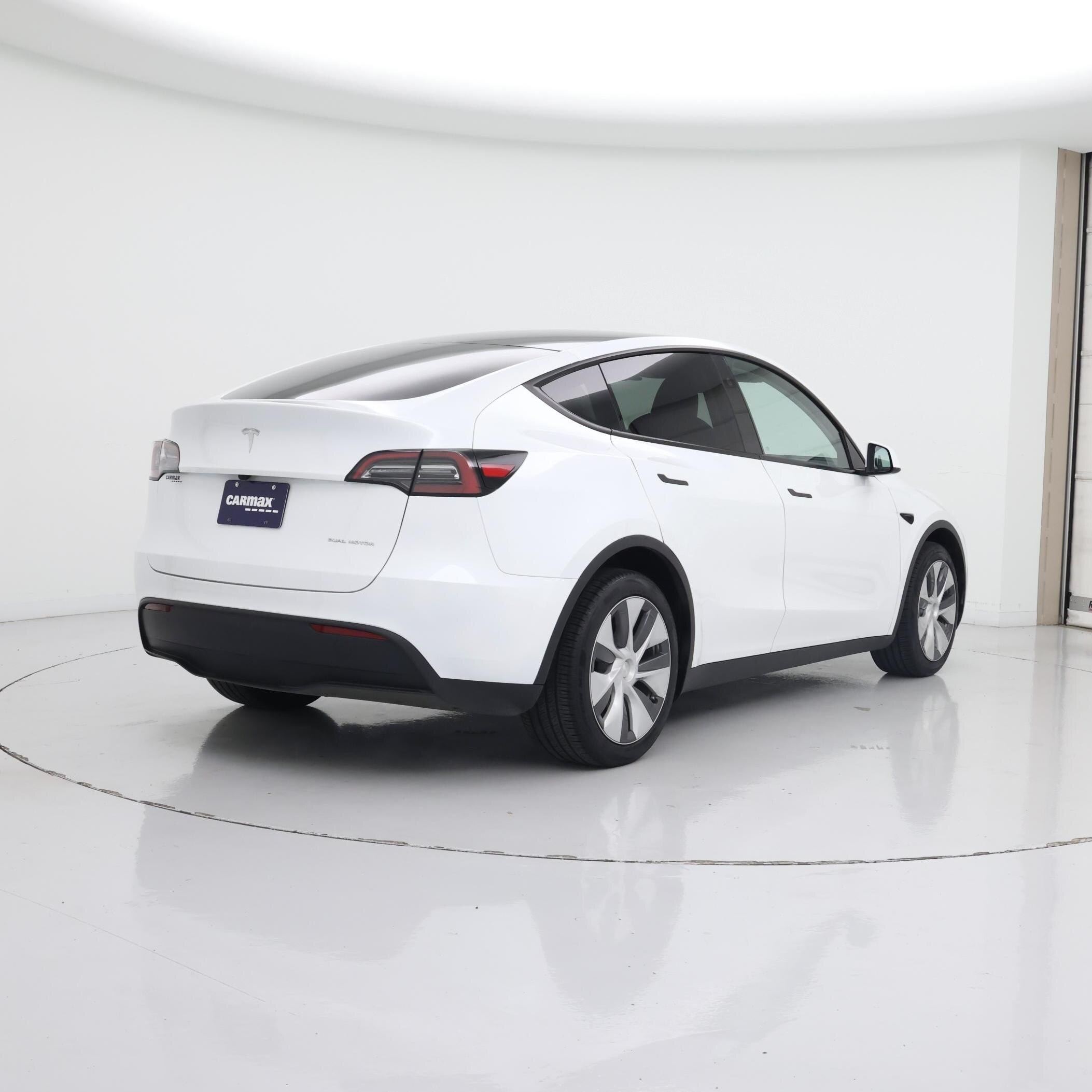 Thumbnail: 2024 Tesla Model Y - 8