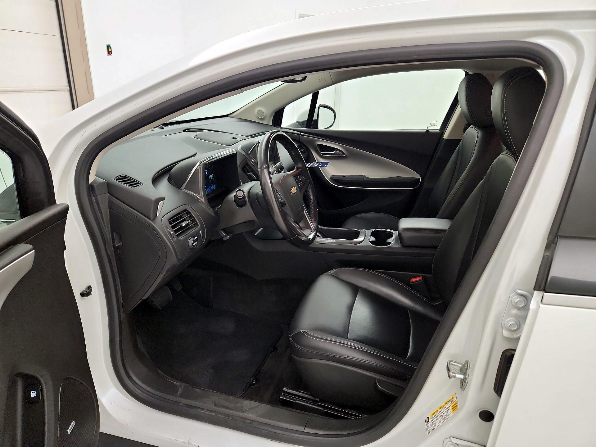 Thumbnail: 2015 Chevrolet Volt - 11