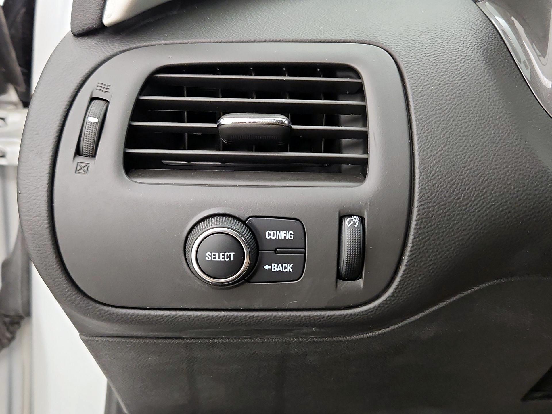 Thumbnail: 2015 Chevrolet Volt - 13