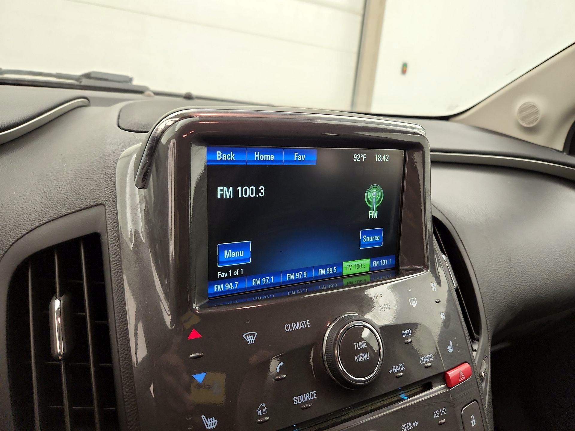 Thumbnail: 2015 Chevrolet Volt - 16