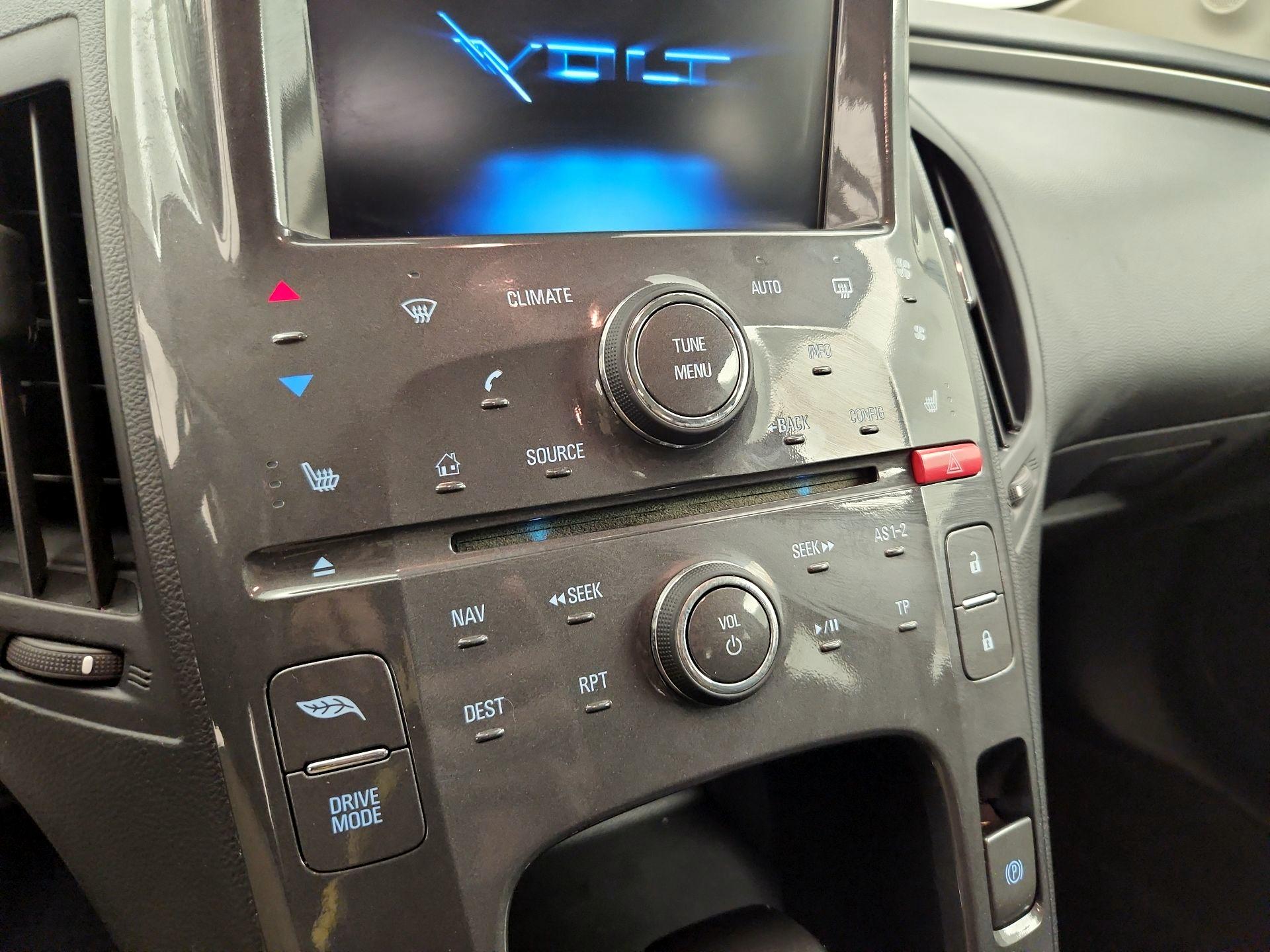 Thumbnail: 2015 Chevrolet Volt - 17