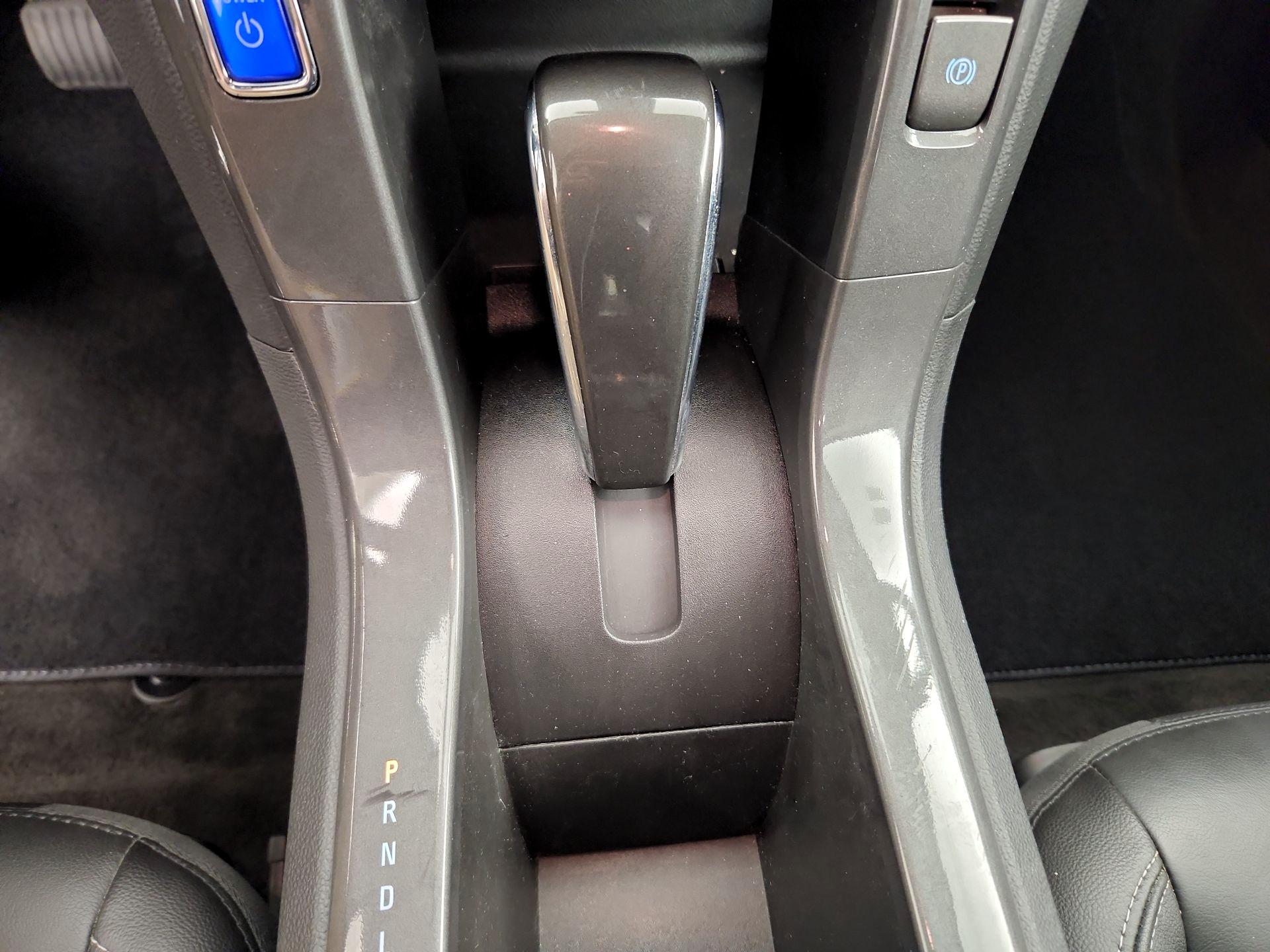 Thumbnail: 2015 Chevrolet Volt - 18