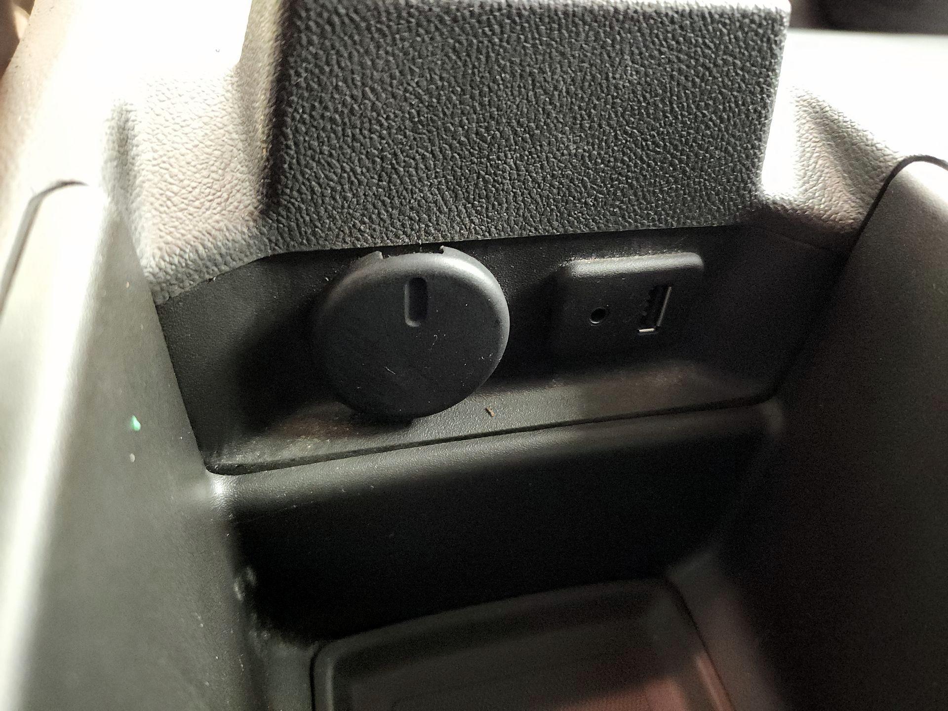 Thumbnail: 2015 Chevrolet Volt - 19