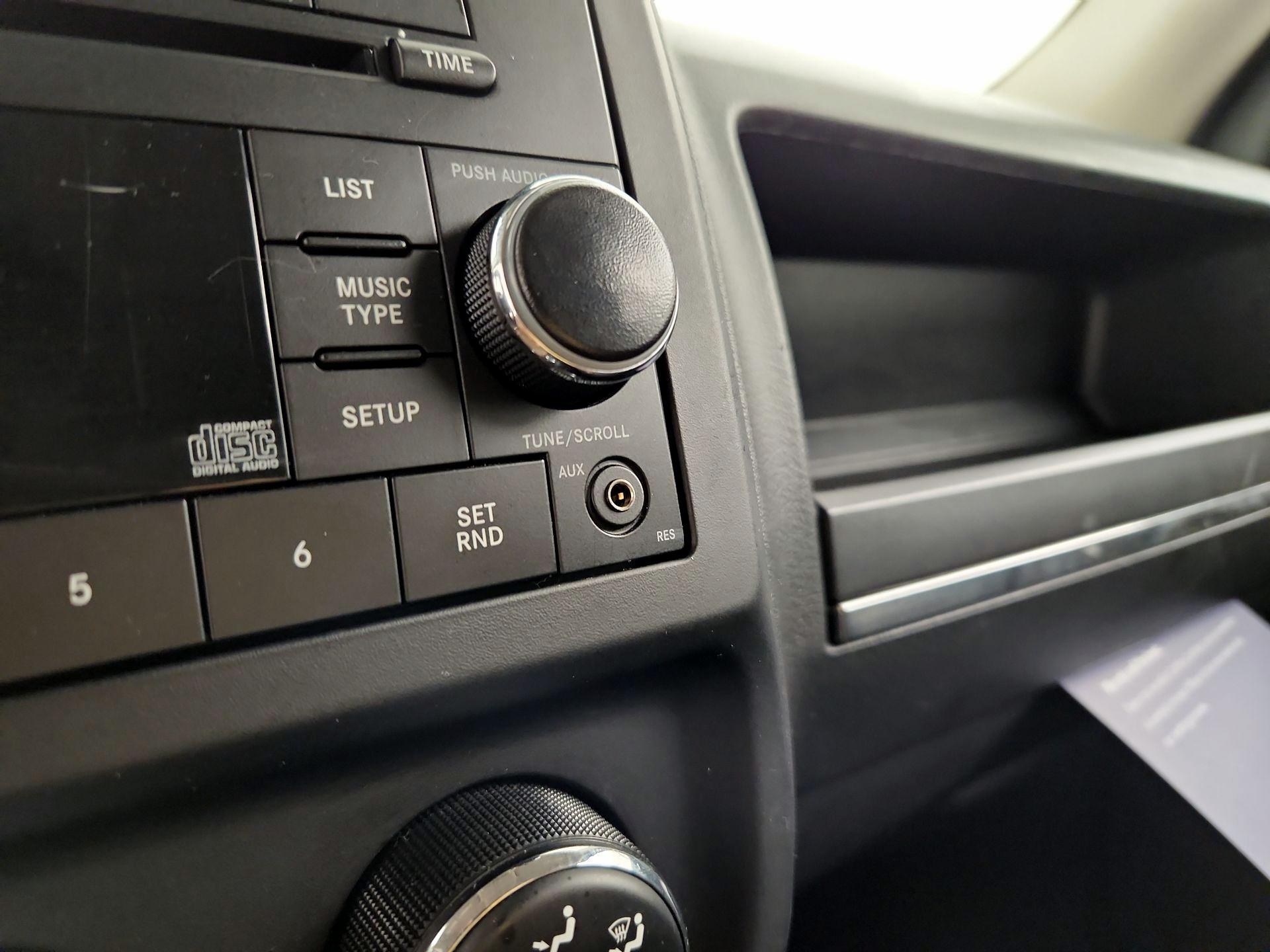 Thumbnail: 2017 Jeep Patriot - 16