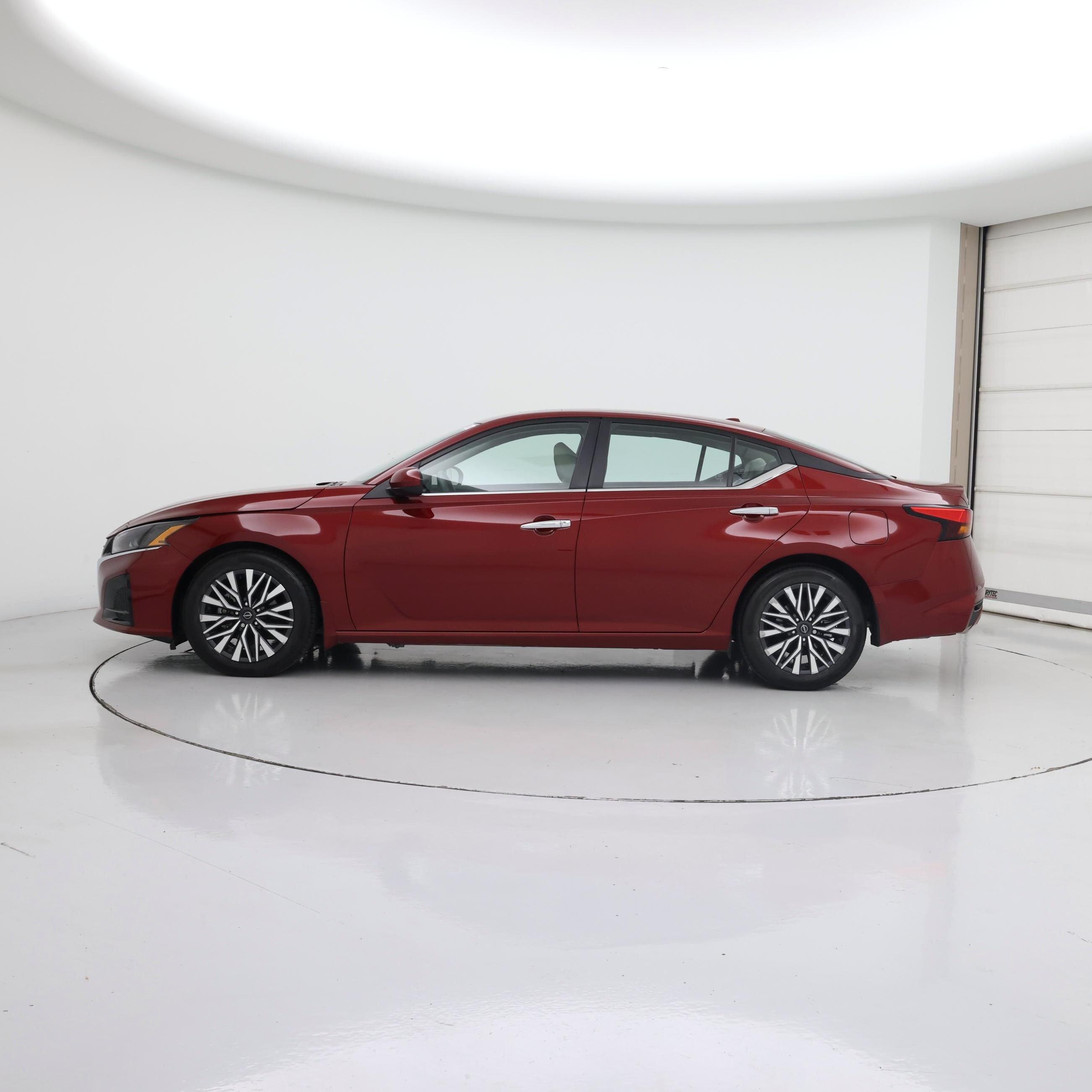 Thumbnail: 2023 Nissan Altima - 3