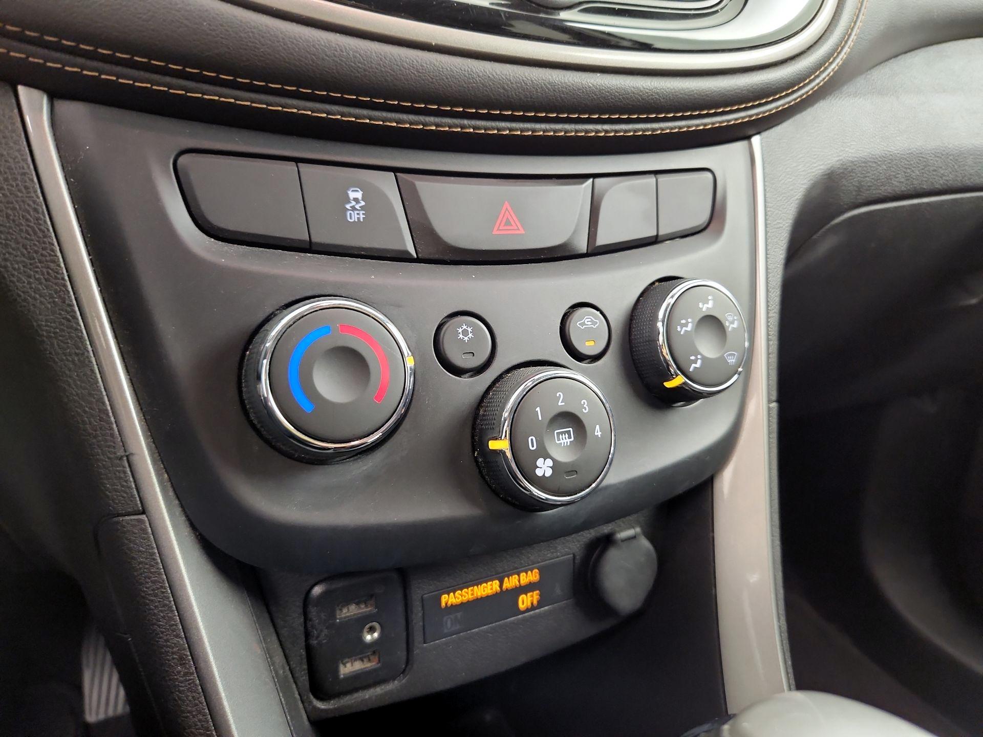 Thumbnail: 2017 Chevrolet Trax - 16