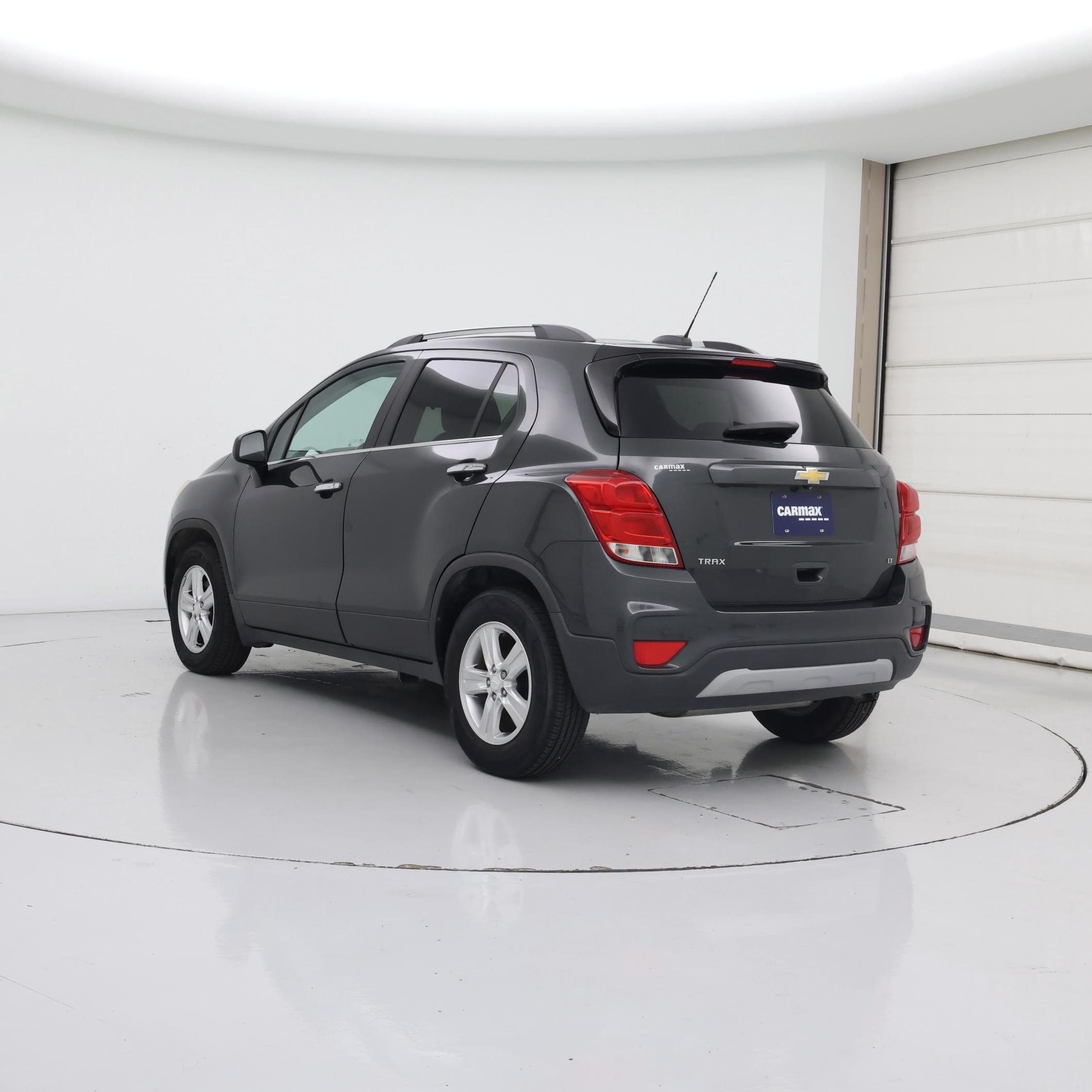 Thumbnail: 2017 Chevrolet Trax - 2