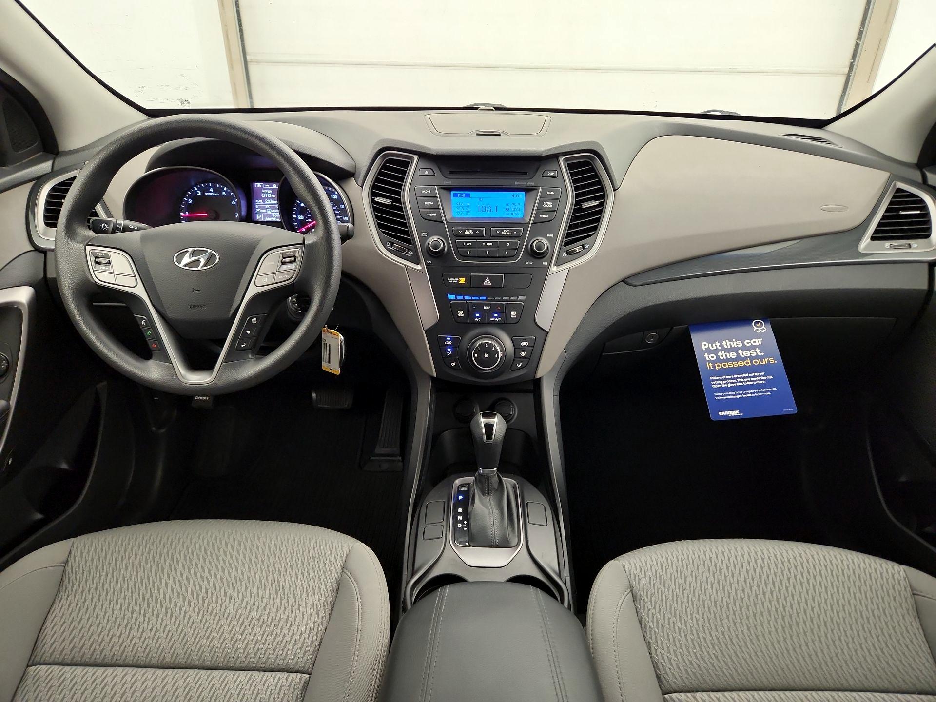 Thumbnail: 2016 Hyundai Santa Fe - 9