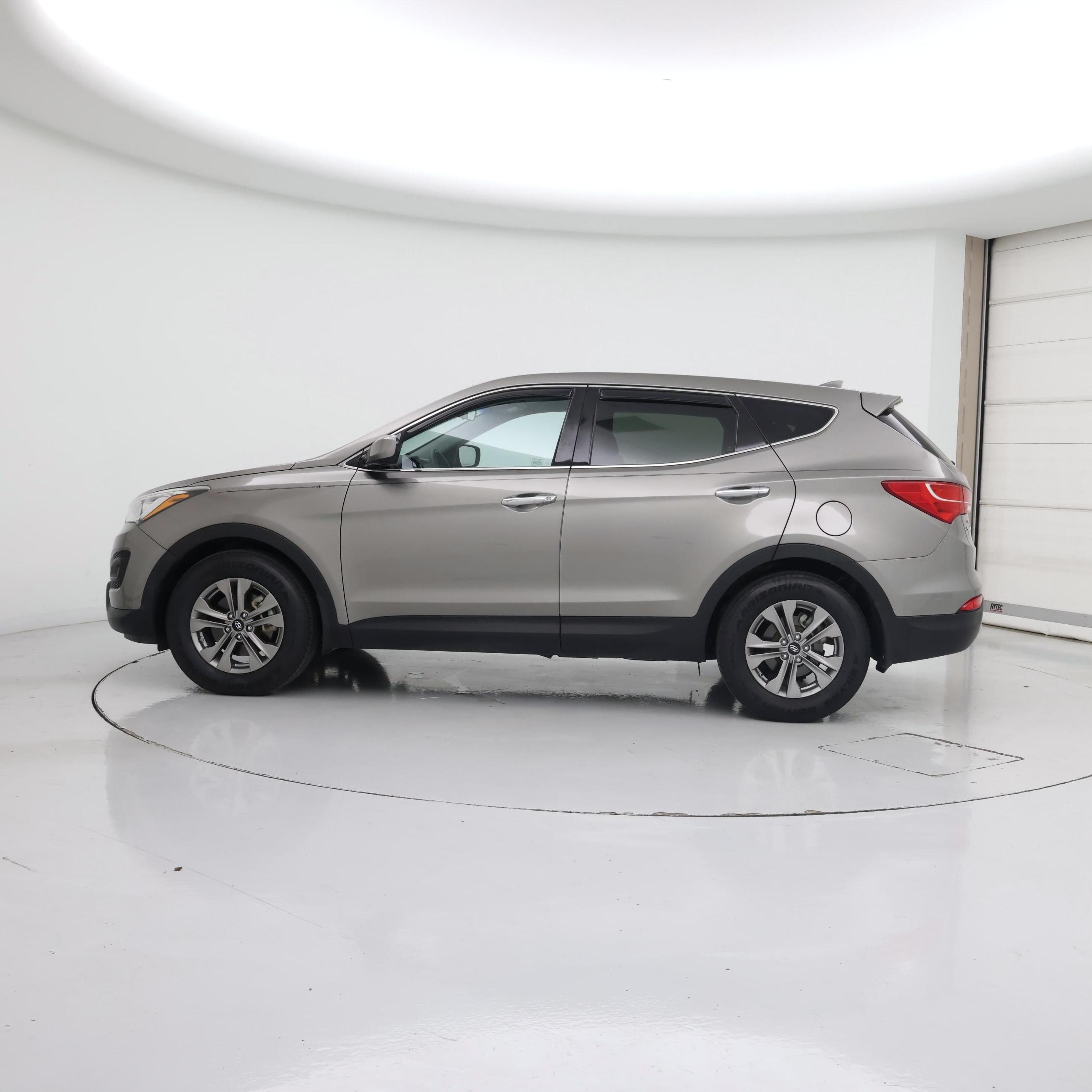 Thumbnail: 2016 Hyundai Santa Fe - 3