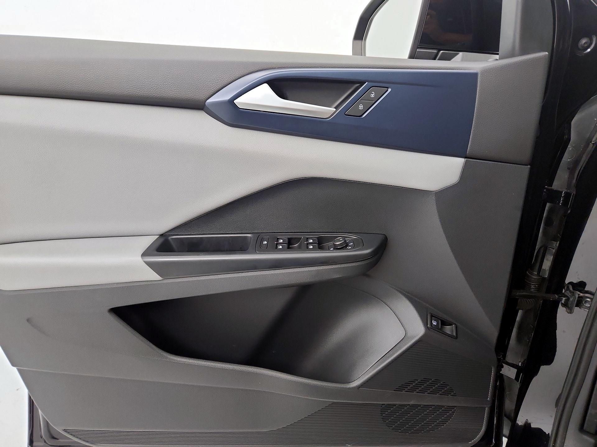 Thumbnail: 2023 Volkswagen Taos - 12