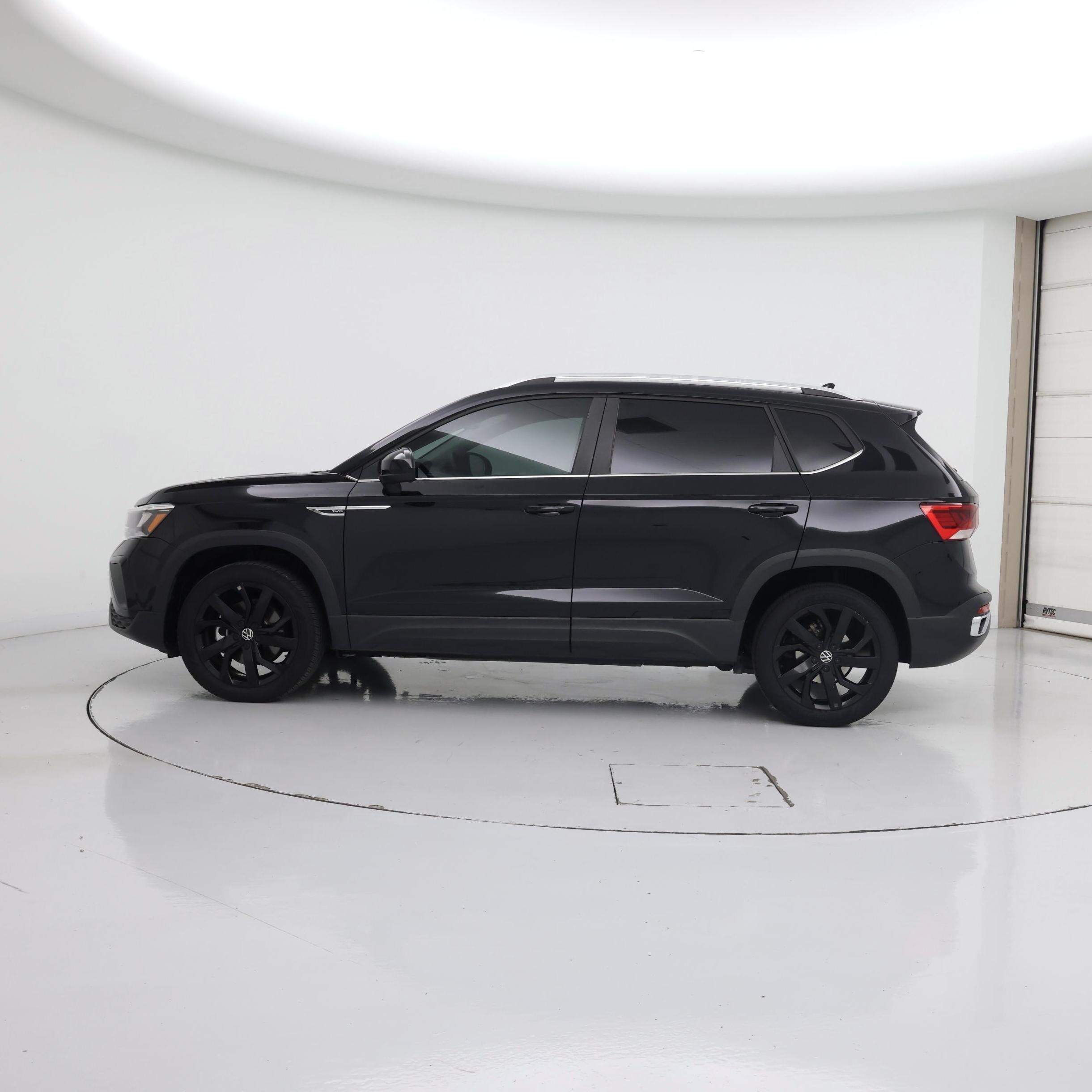 Thumbnail: 2023 Volkswagen Taos - 3