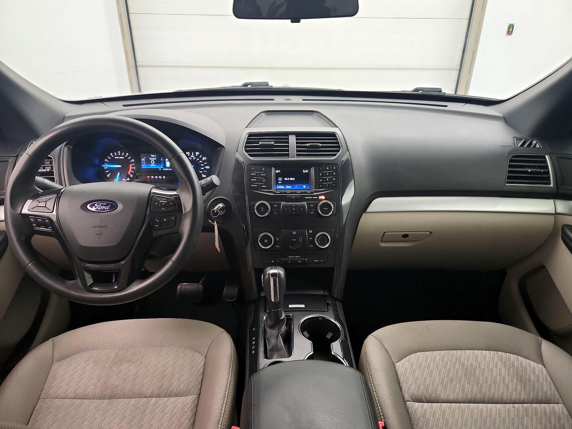 Thumbnail: 2019 Ford Explorer - 9