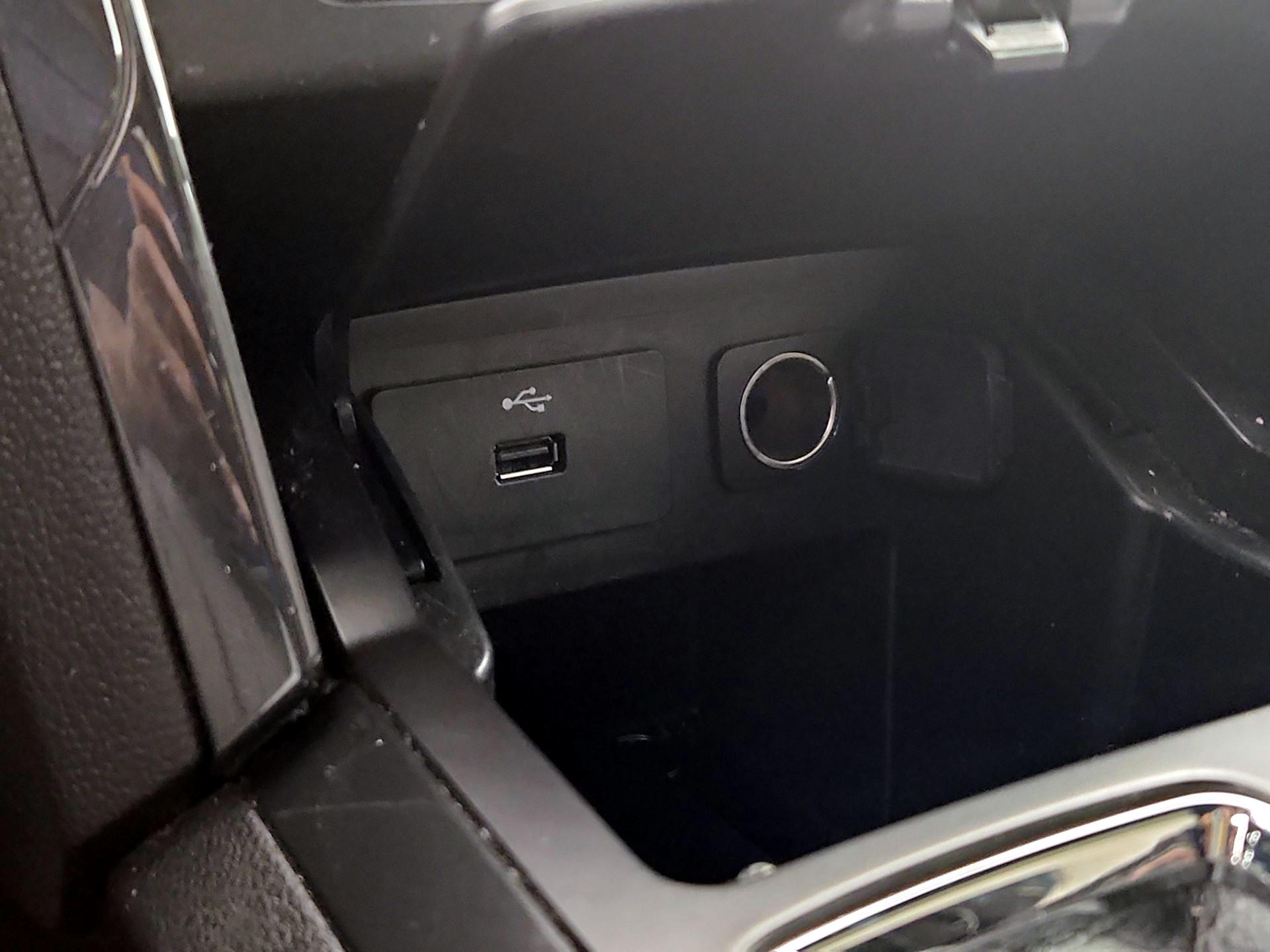 Thumbnail: 2019 Ford Explorer - 18