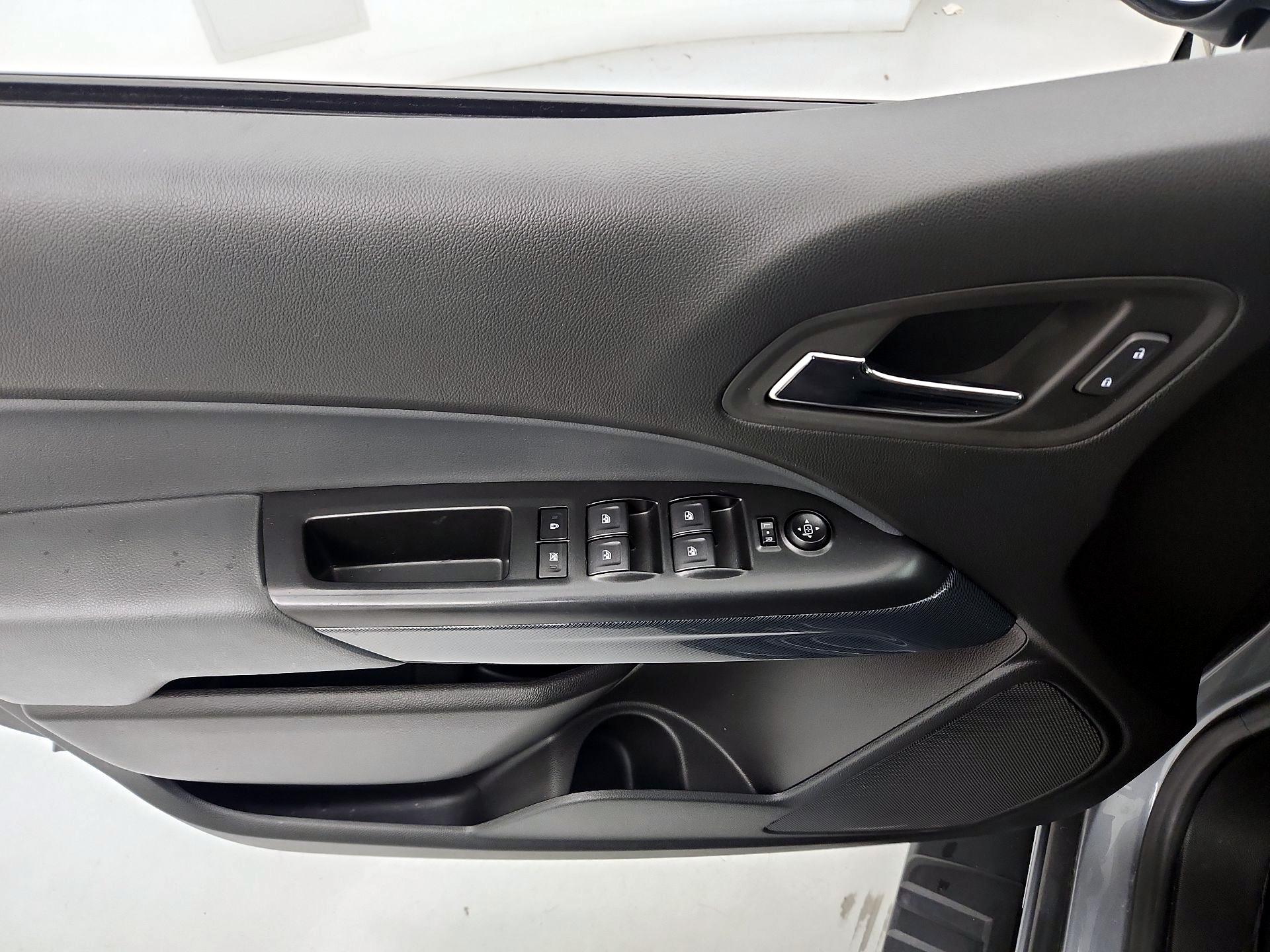 Thumbnail: 2022 Chevrolet Colorado - 12