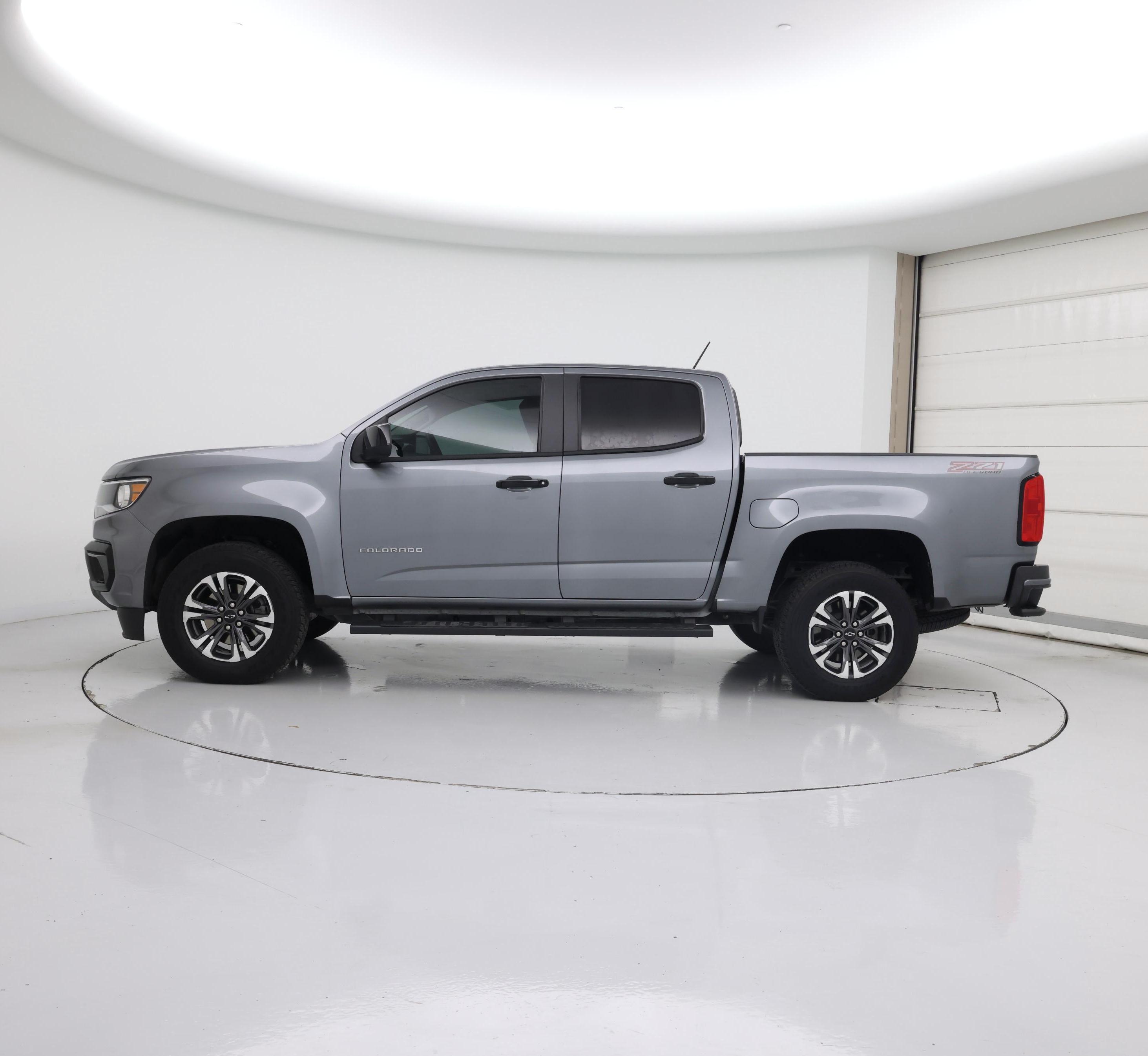 Thumbnail: 2022 Chevrolet Colorado - 3