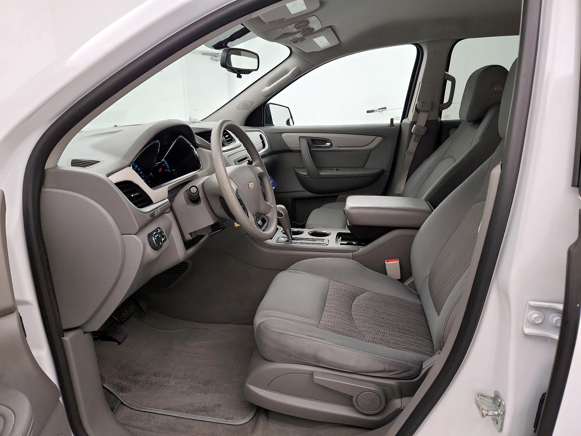 Thumbnail: 2017 Chevrolet Traverse - 11