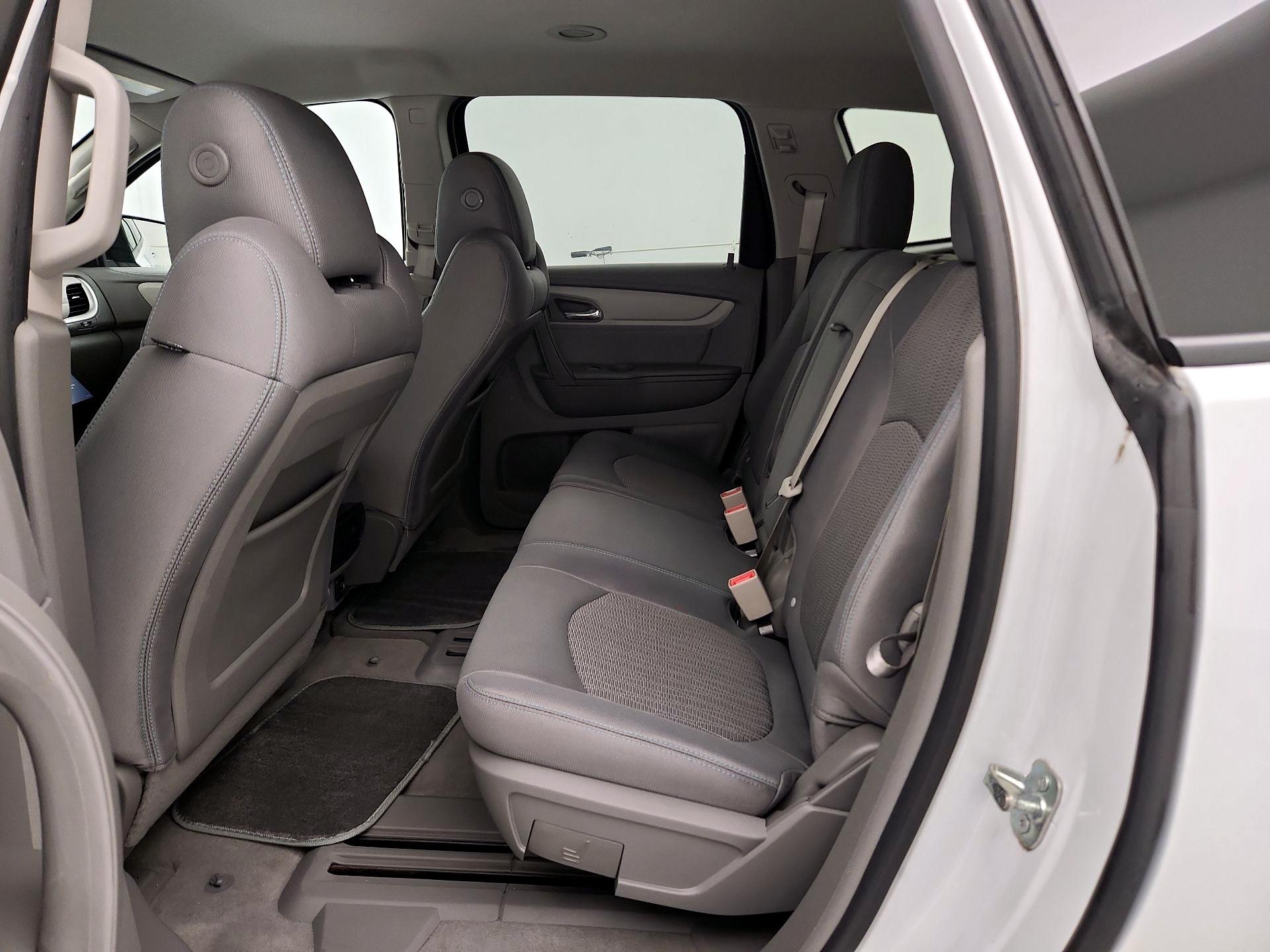 Thumbnail: 2017 Chevrolet Traverse - 19