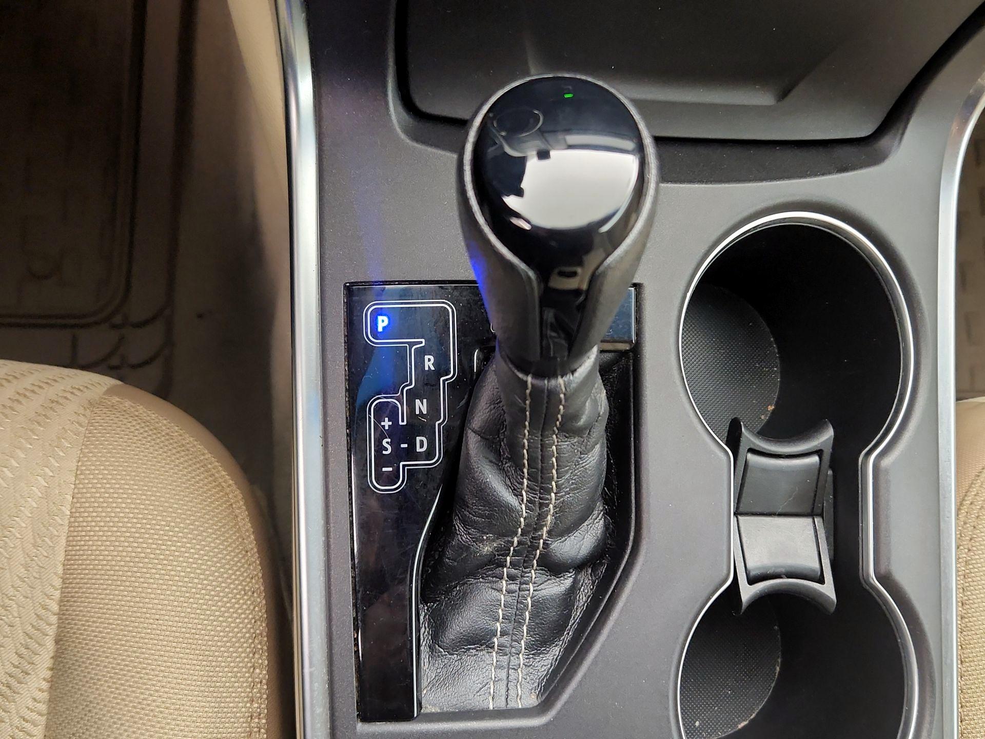 Thumbnail: 2016 Toyota Camry - 17