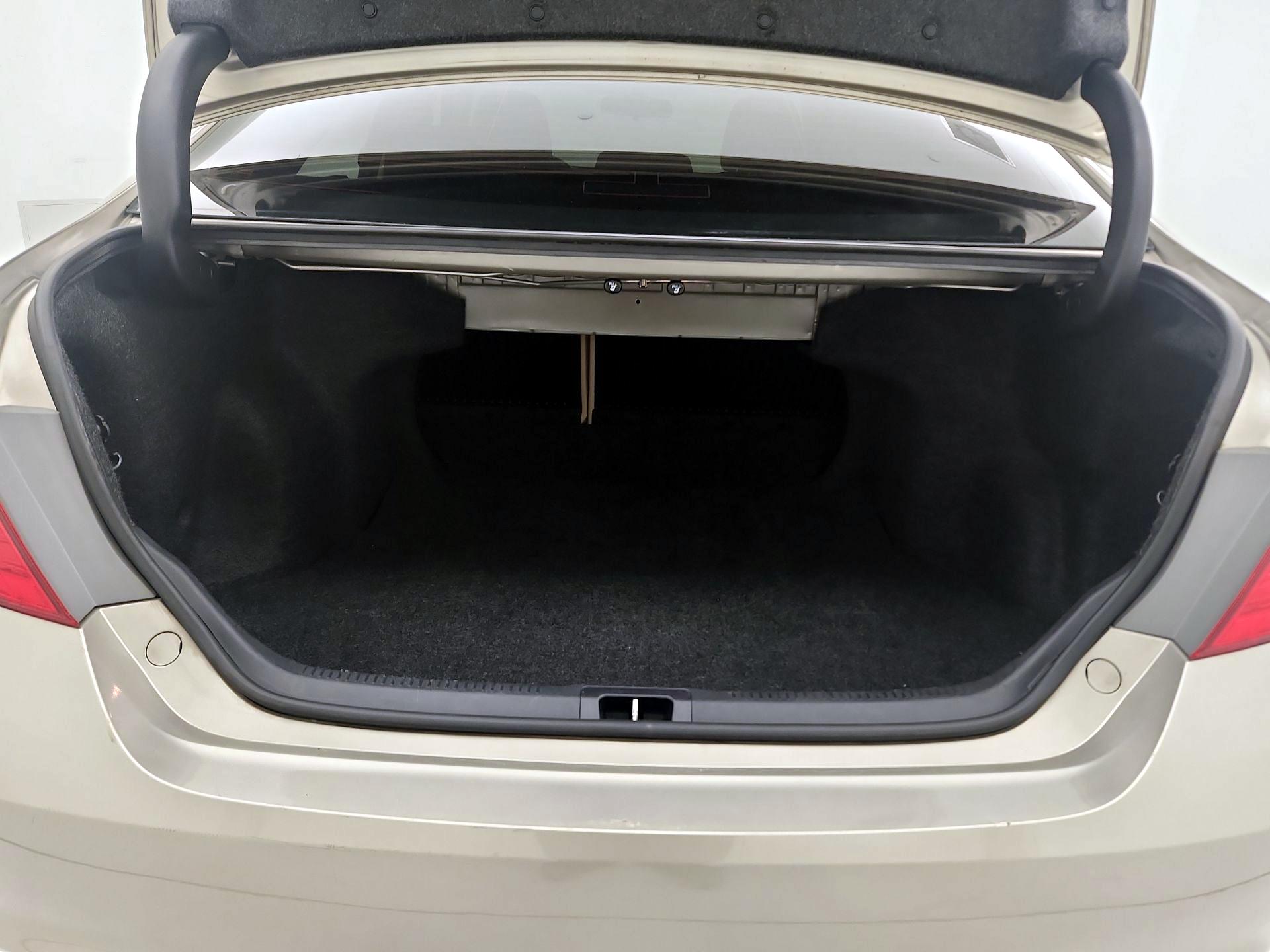 Thumbnail: 2016 Toyota Camry - 19