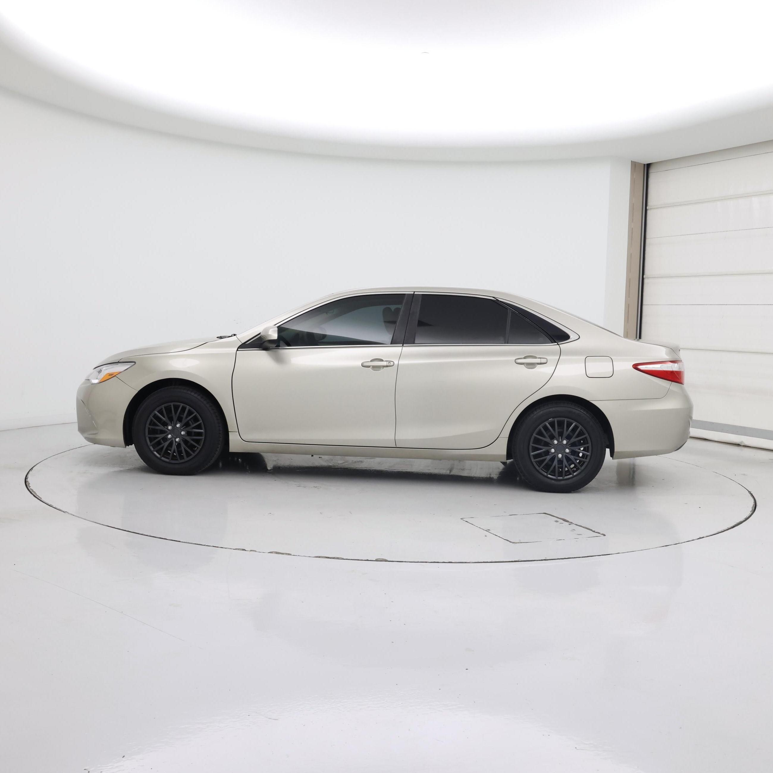 Thumbnail: 2016 Toyota Camry - 3