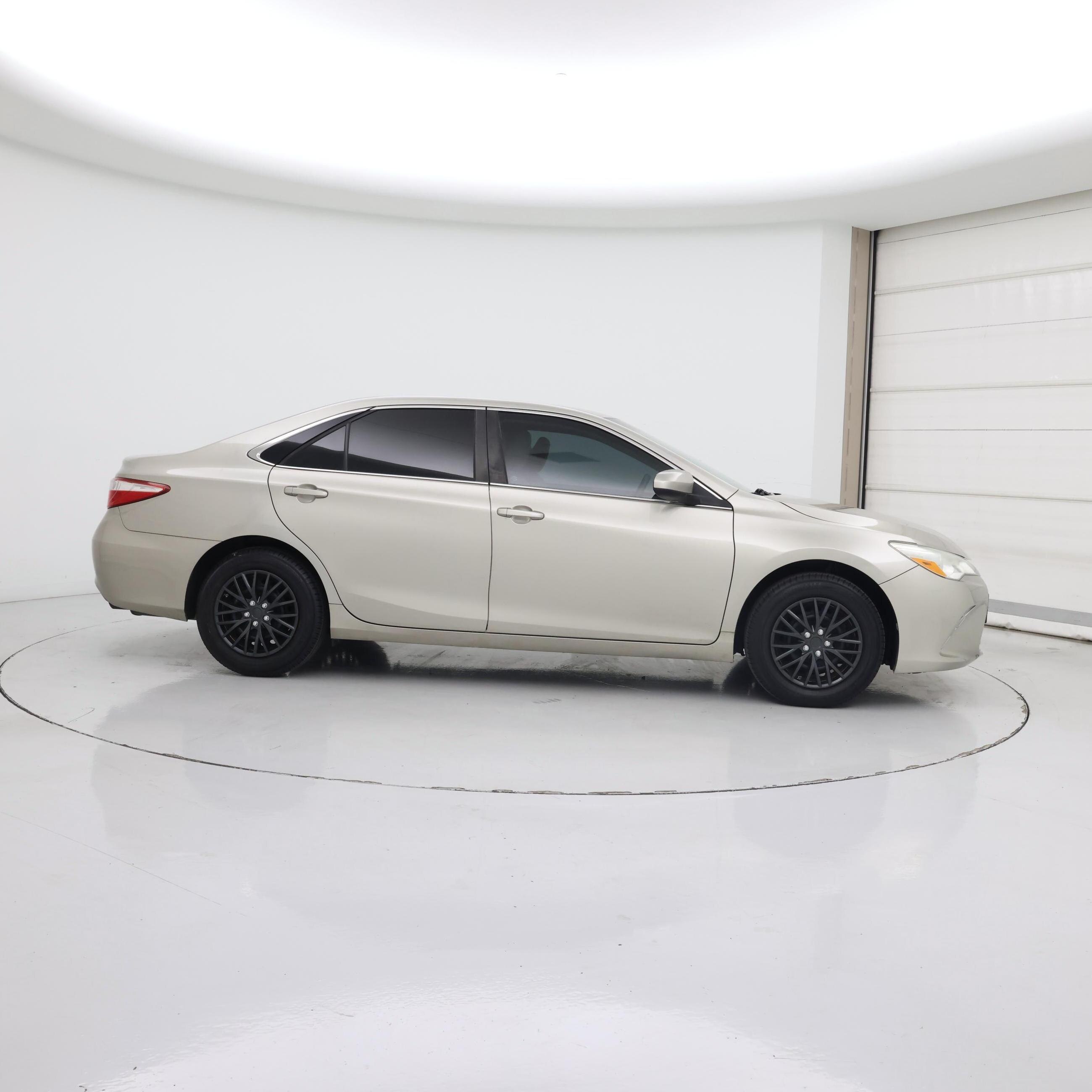 Thumbnail: 2016 Toyota Camry - 7