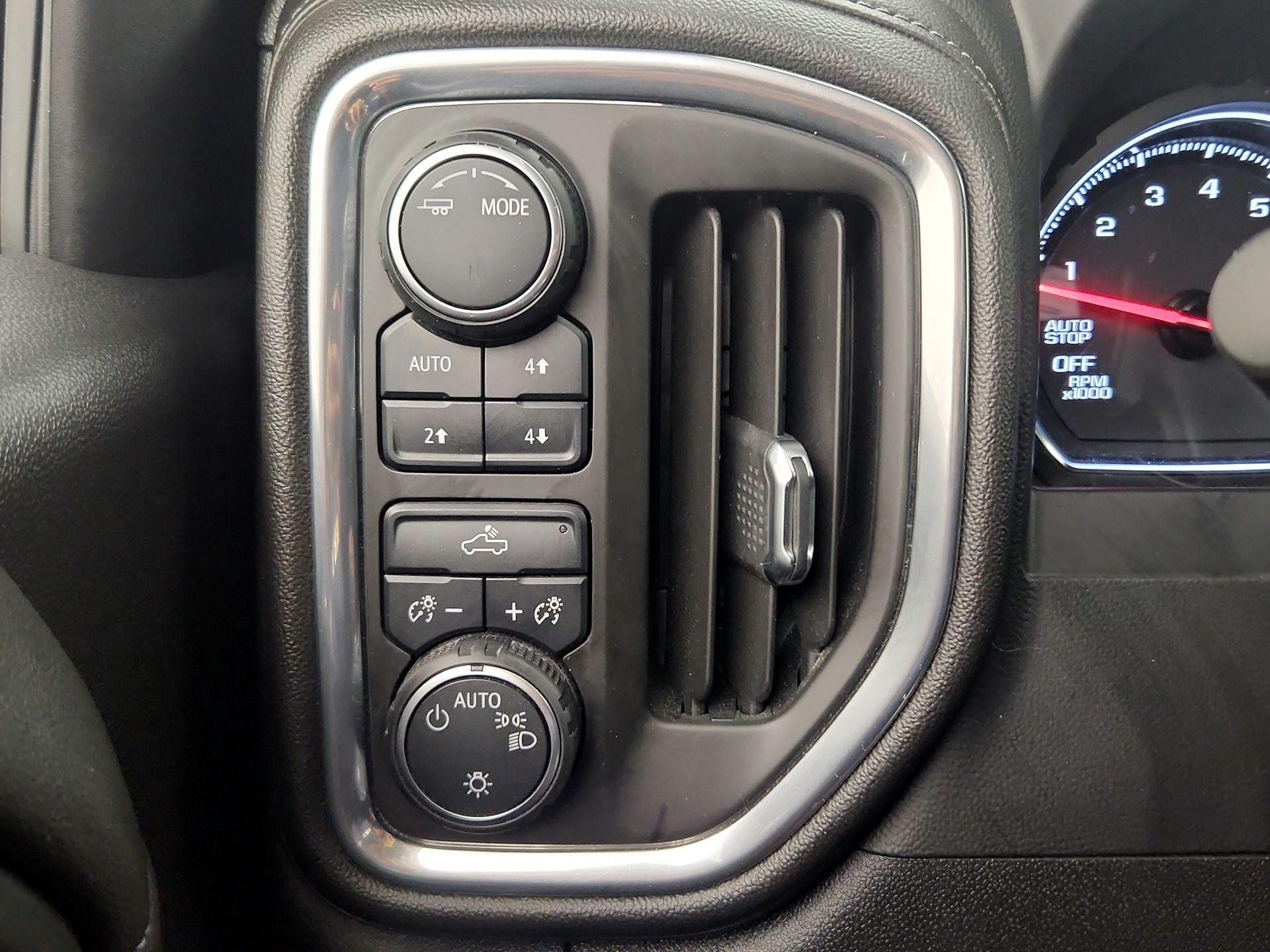 Thumbnail: 2020 Chevrolet Silverado 1500 - 13