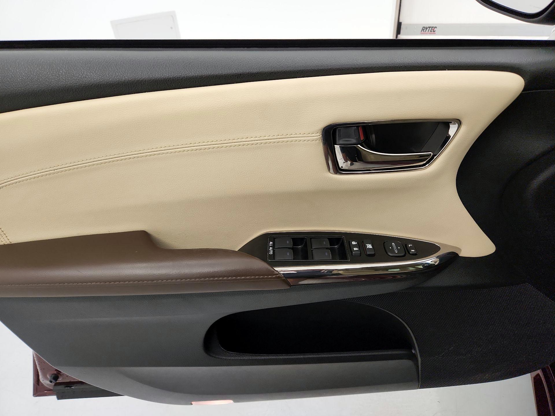 Thumbnail: 2015 Toyota Avalon - 12