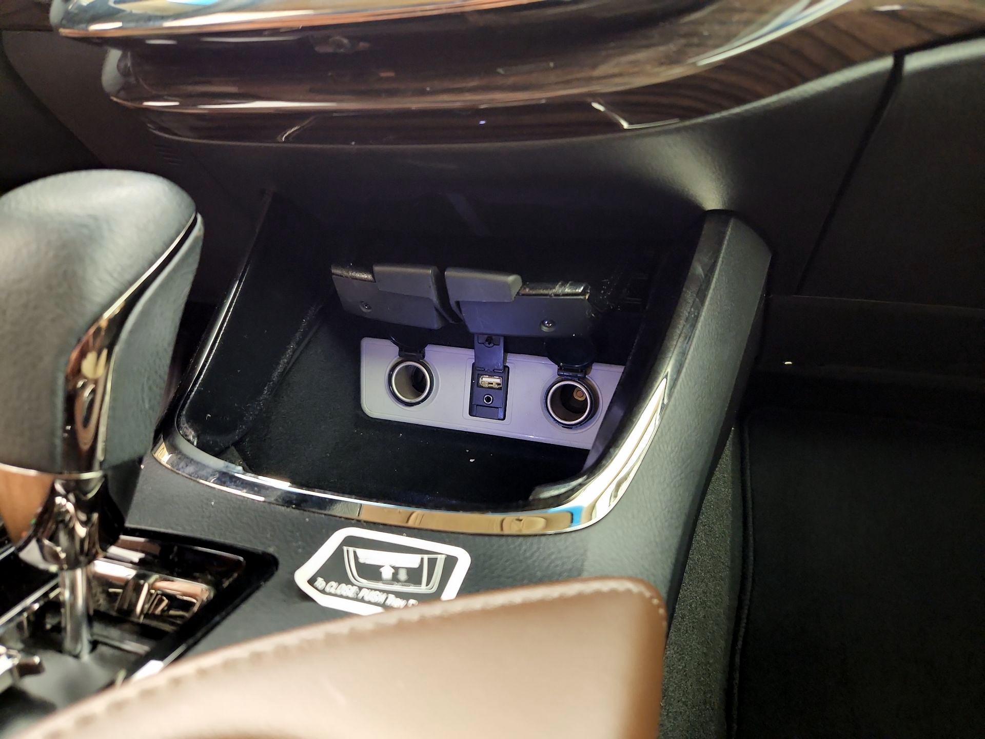 Thumbnail: 2015 Toyota Avalon - 18