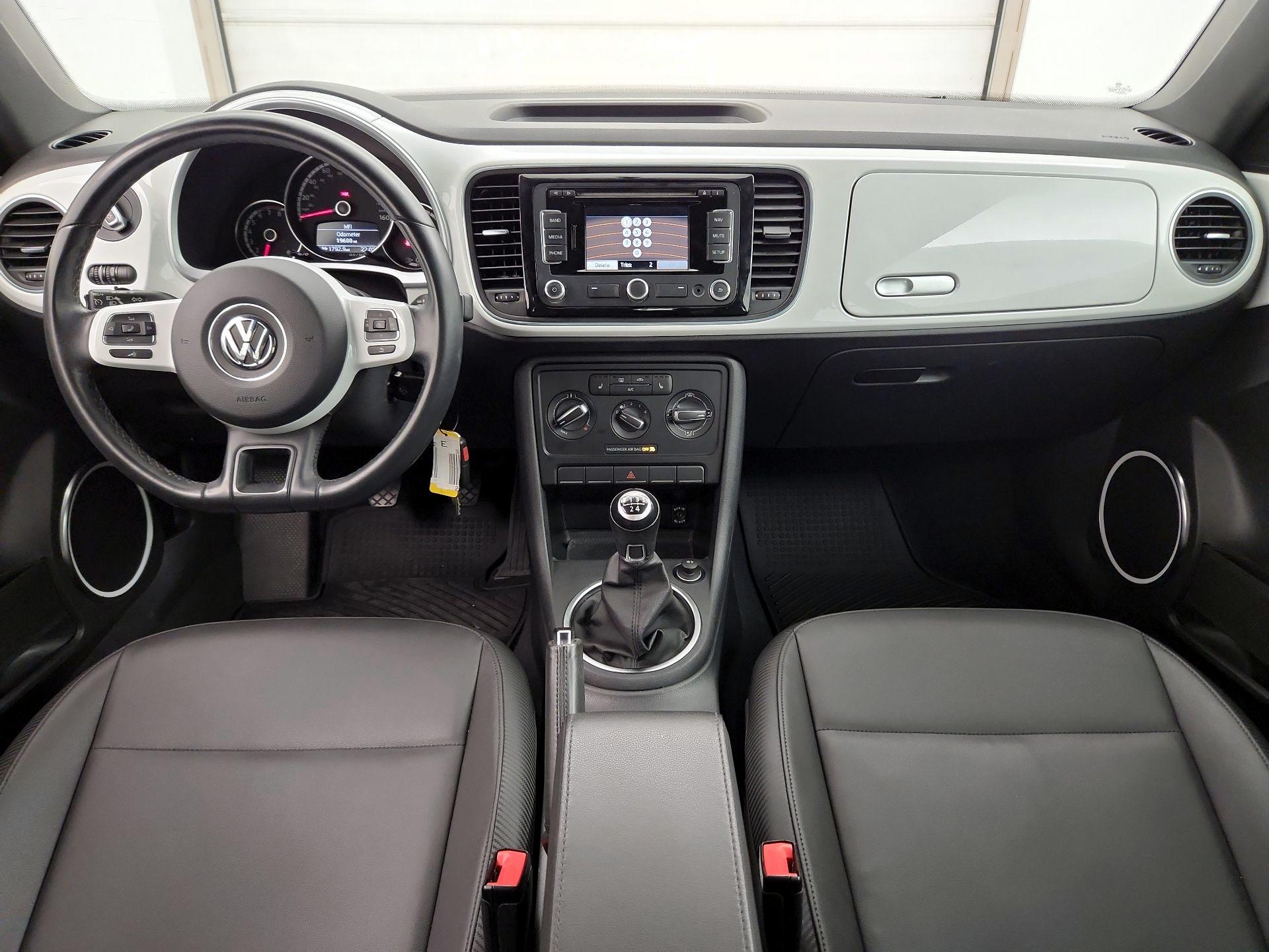 Thumbnail: 2014 Volkswagen Beetle - 9