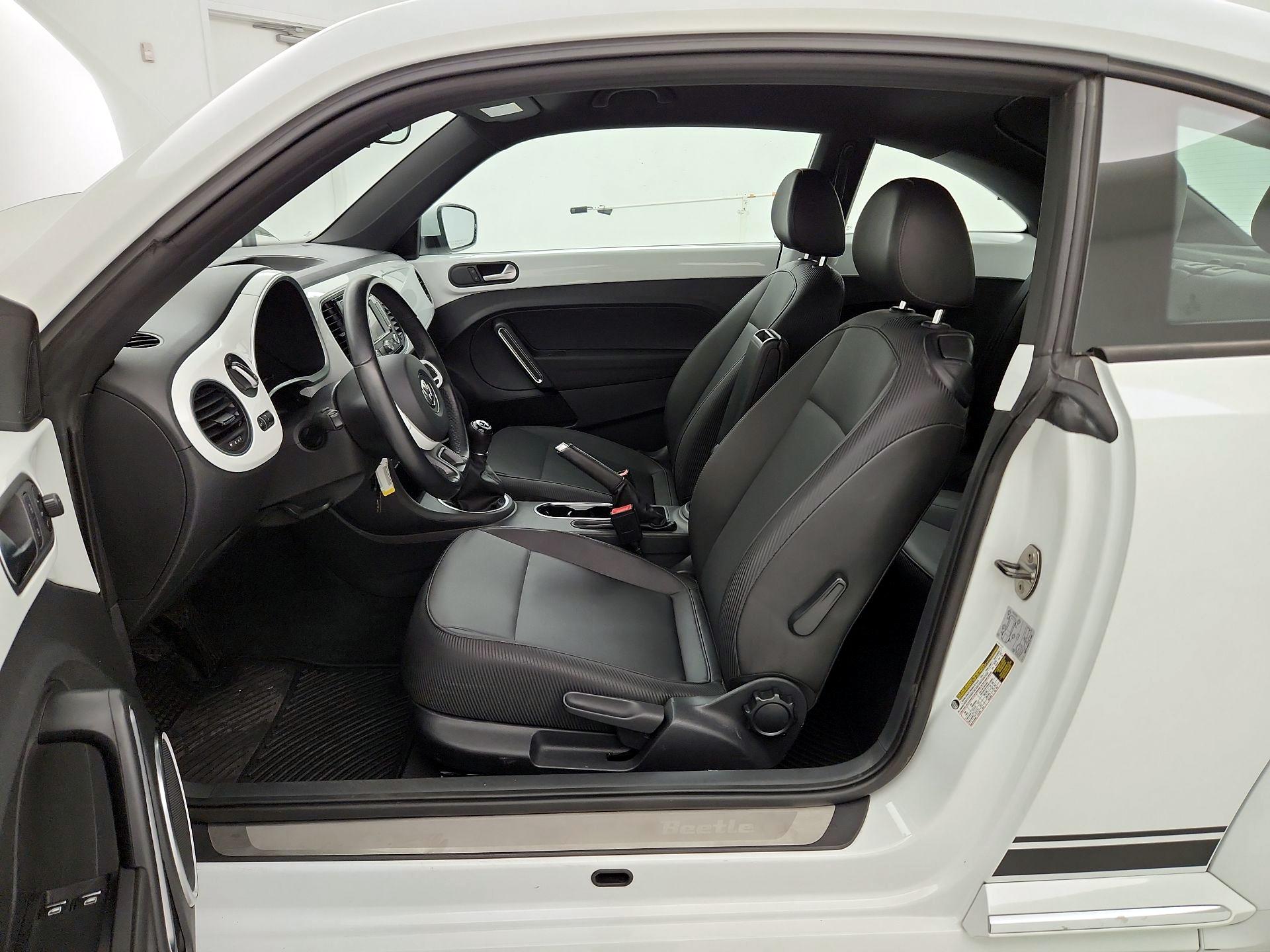 Thumbnail: 2014 Volkswagen Beetle - 11