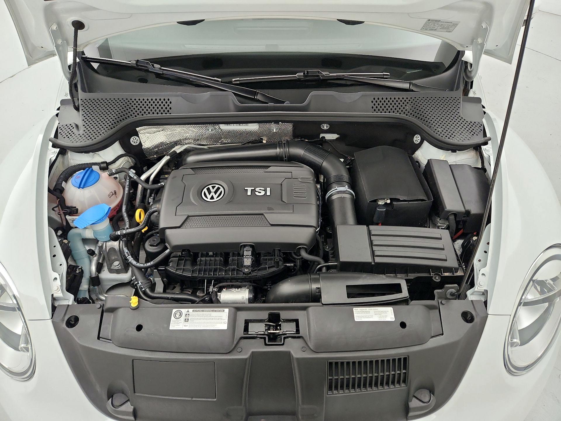 Thumbnail: 2014 Volkswagen Beetle - 20