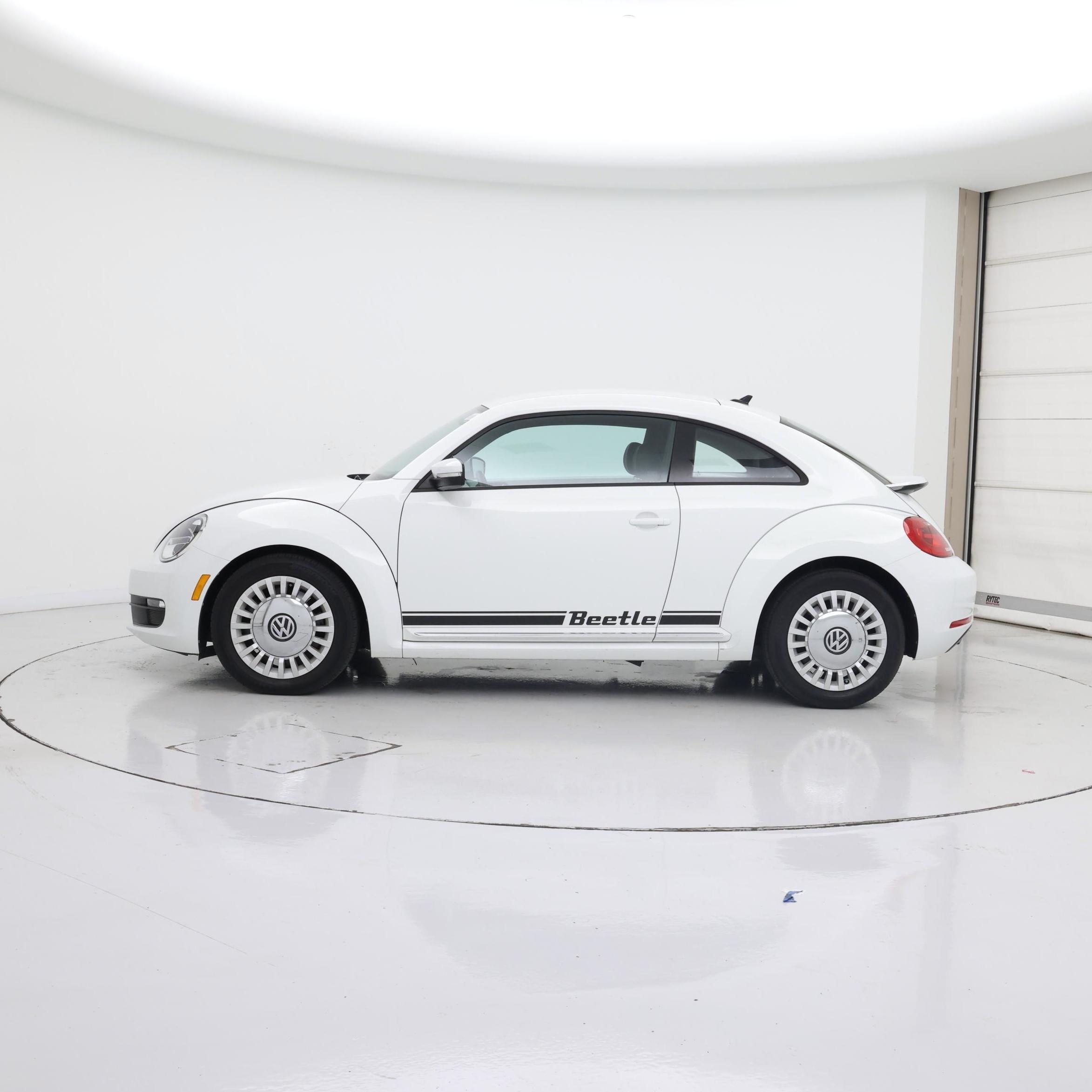 Thumbnail: 2014 Volkswagen Beetle - 3
