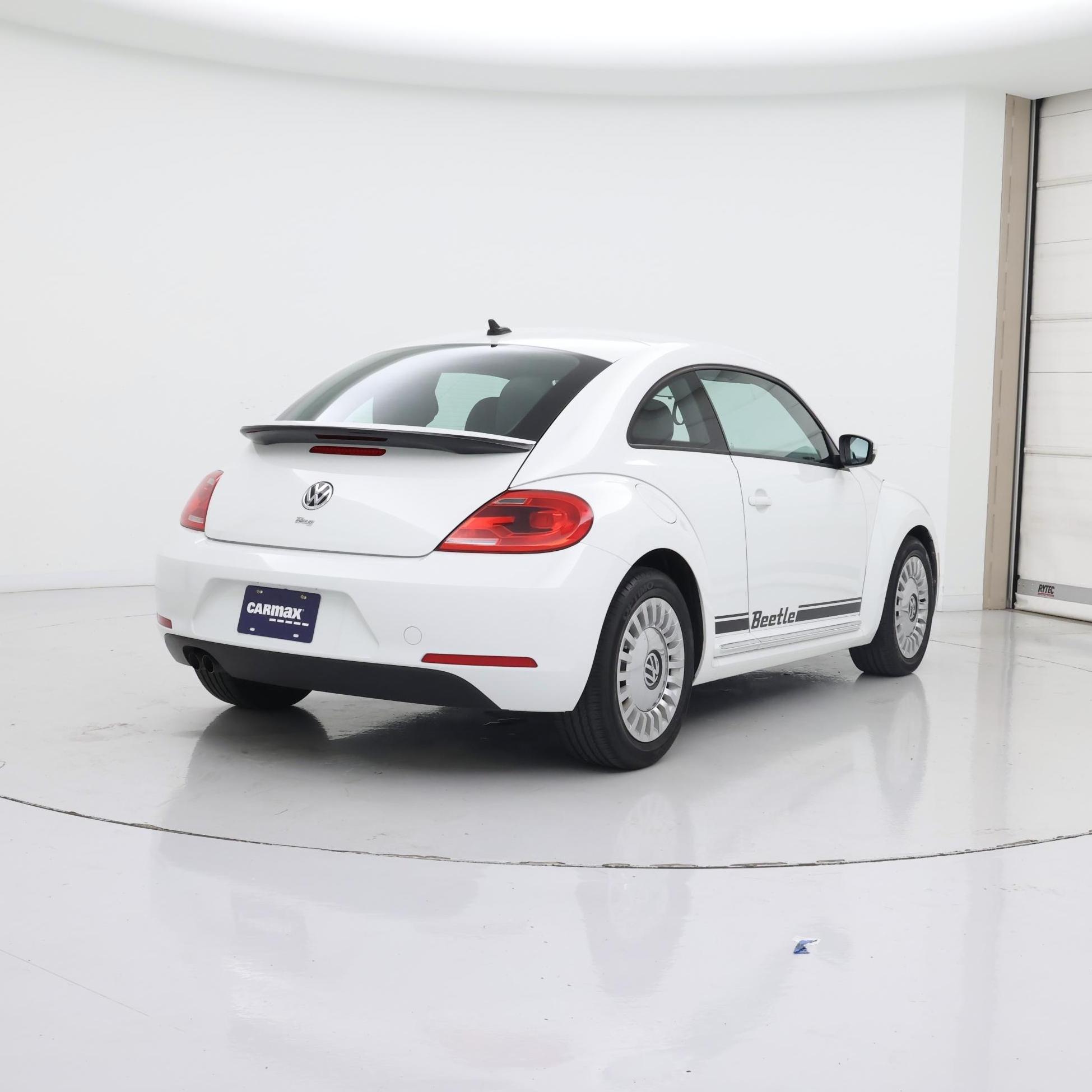 Thumbnail: 2014 Volkswagen Beetle - 8