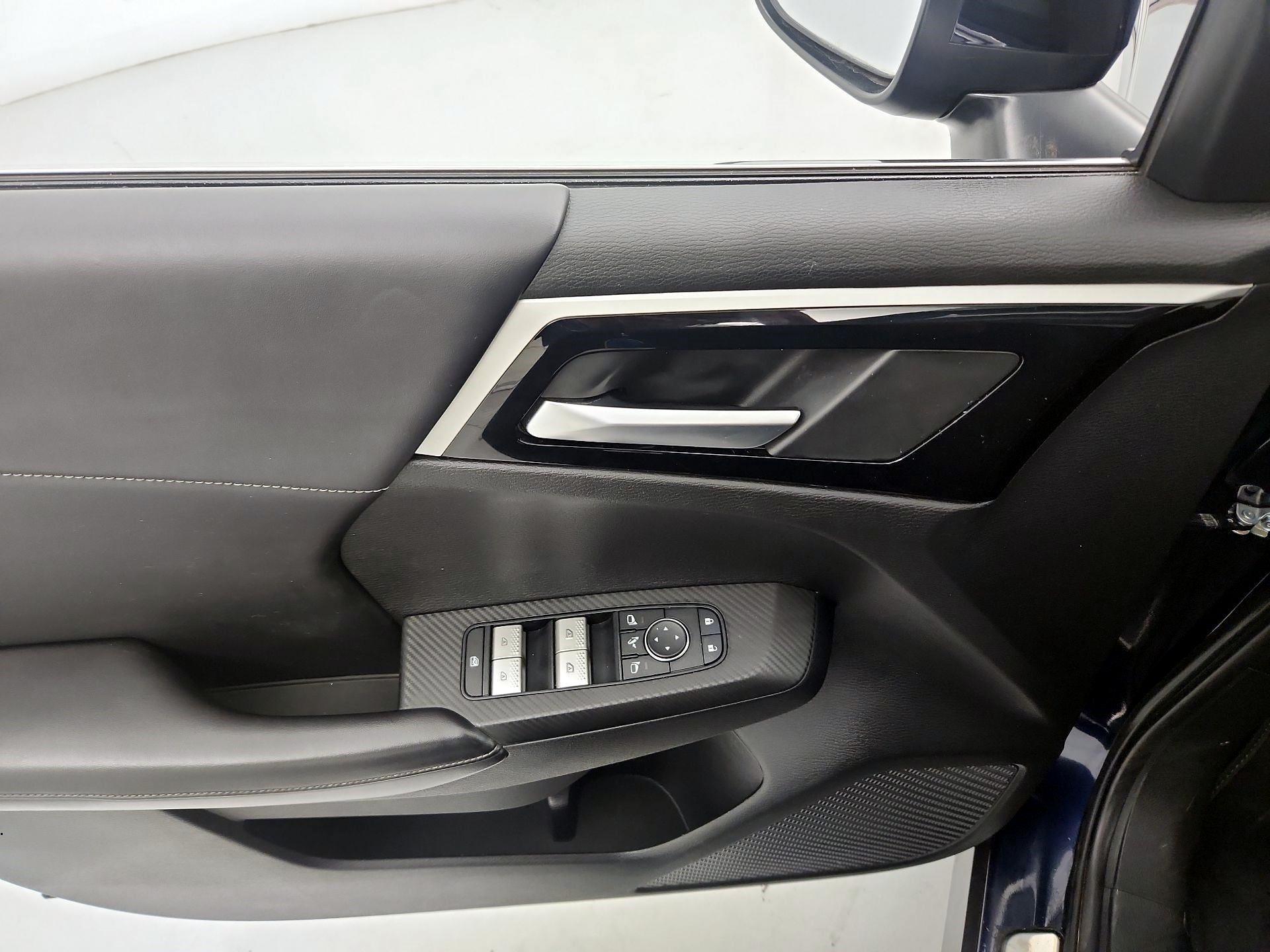 Thumbnail: 2024 Mitsubishi Outlander - 12