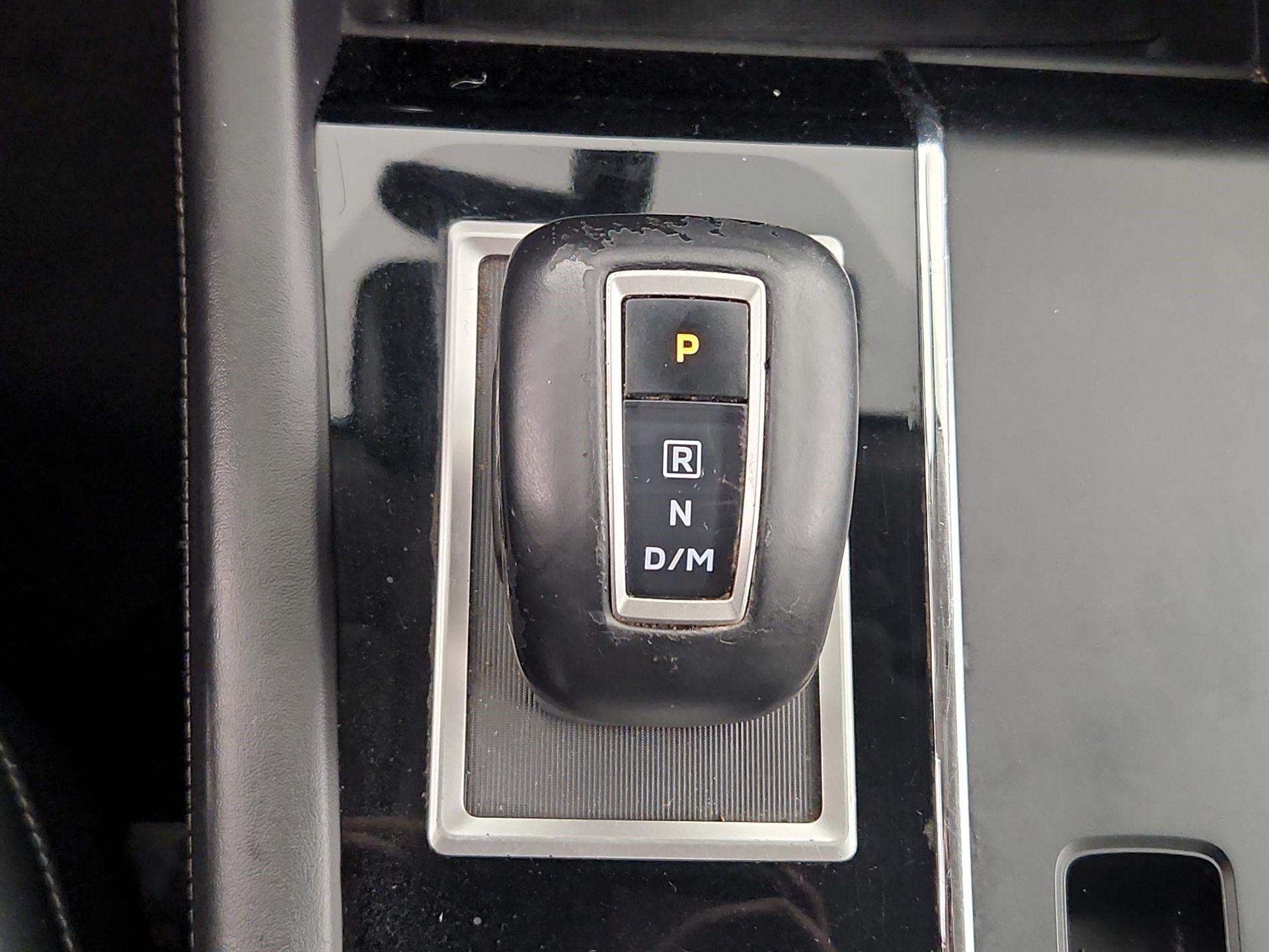 Thumbnail: 2024 Mitsubishi Outlander - 17