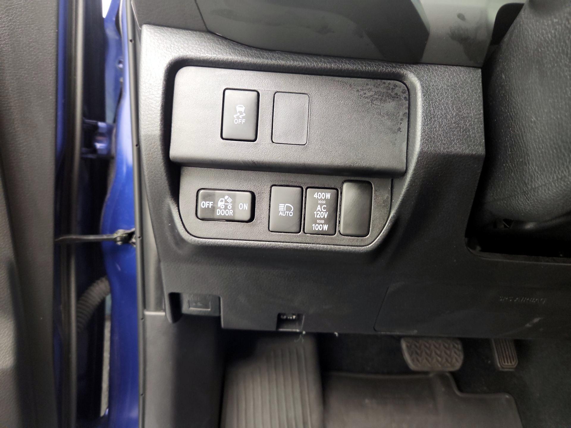 Thumbnail: 2023 Toyota Tacoma - 13