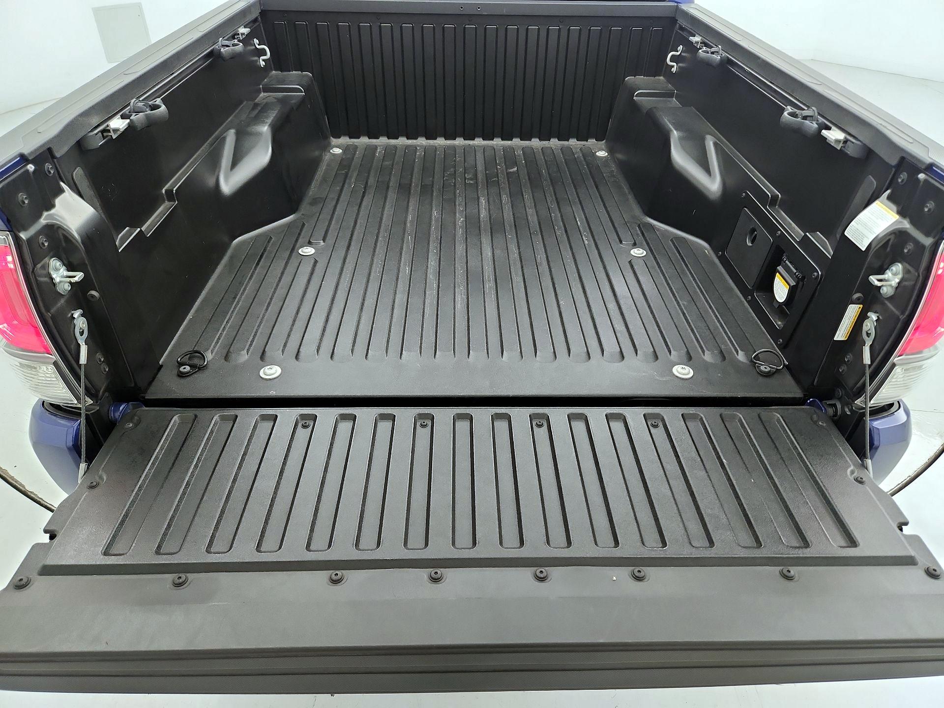 Thumbnail: 2023 Toyota Tacoma - 20