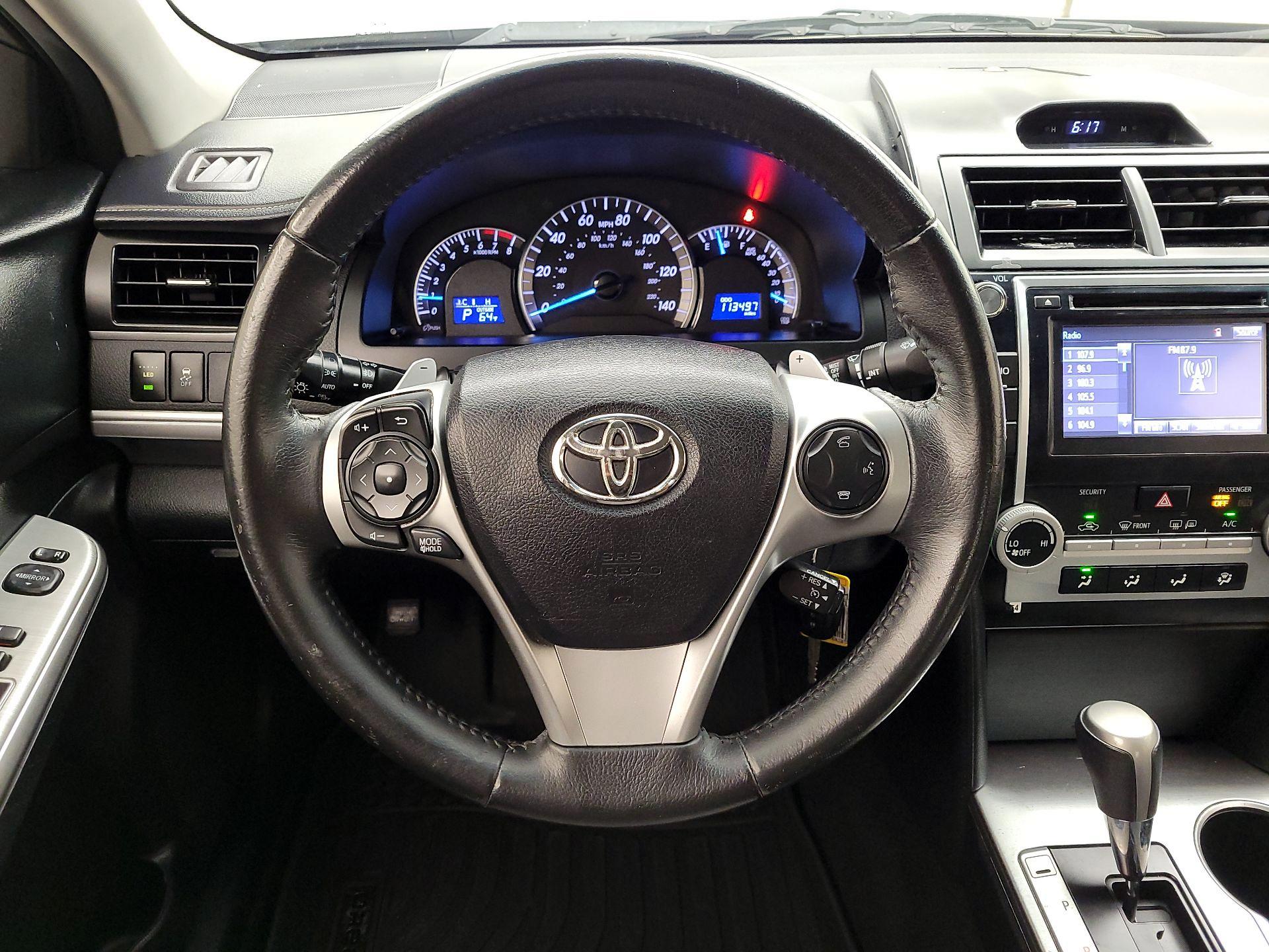 Thumbnail: 2014 Toyota Camry - 10