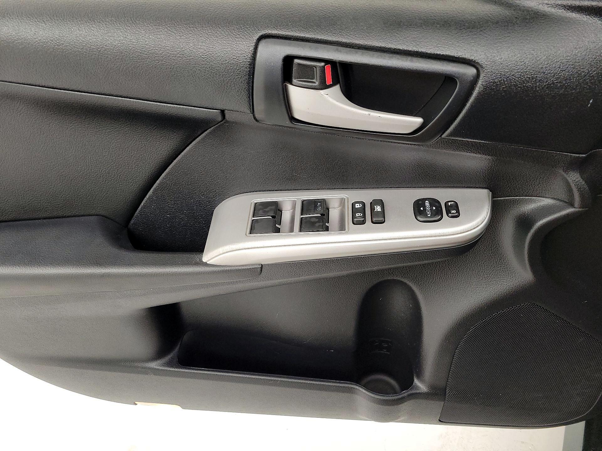 Thumbnail: 2014 Toyota Camry - 12