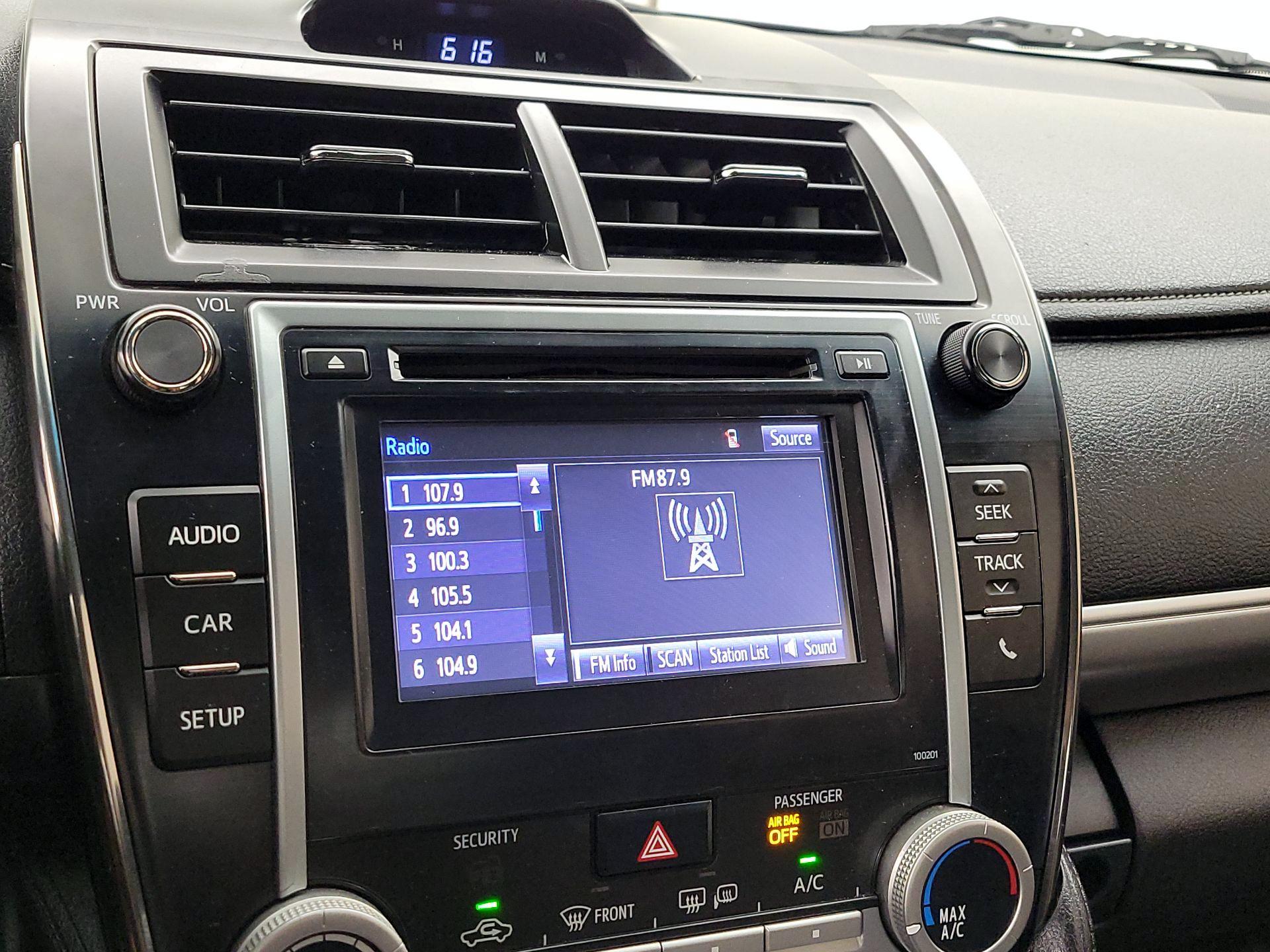 Thumbnail: 2014 Toyota Camry - 15