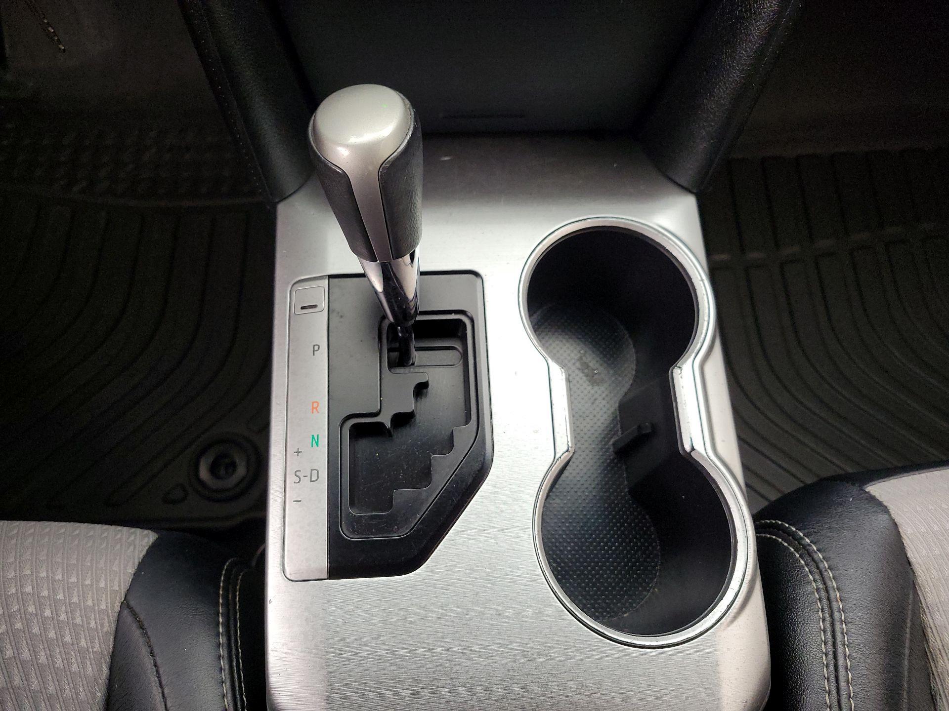 Thumbnail: 2014 Toyota Camry - 17