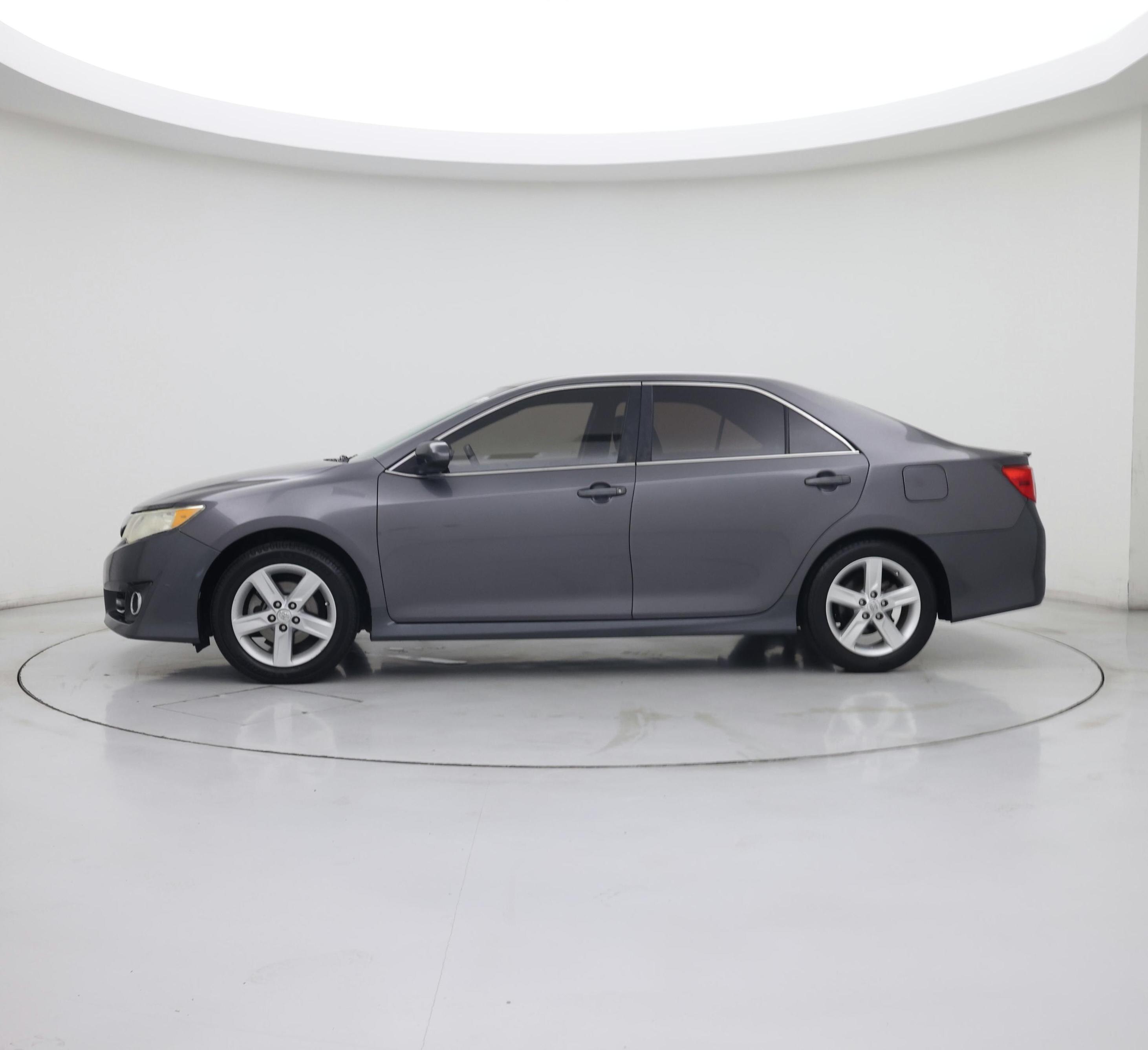 Thumbnail: 2014 Toyota Camry - 3