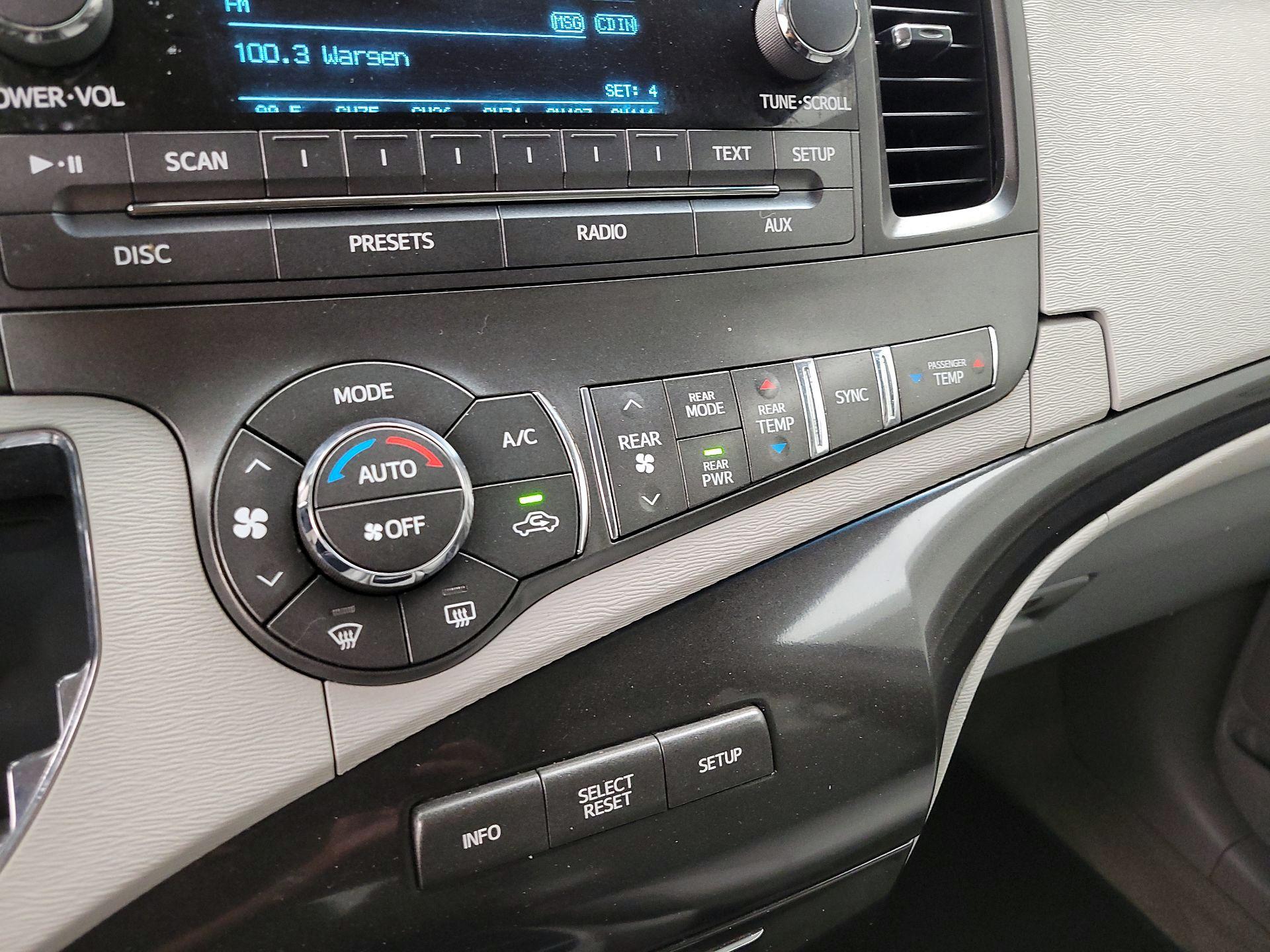 Thumbnail: 2014 Toyota Sienna - 16