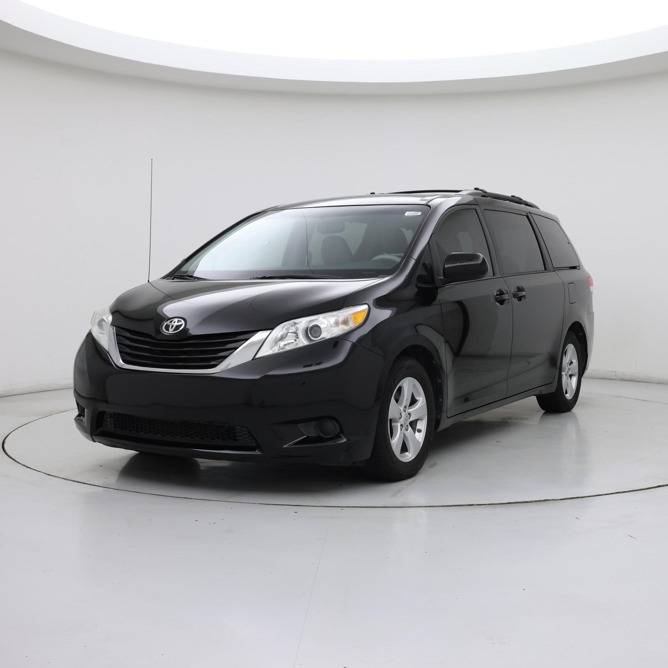 Thumbnail: 2014 Toyota Sienna - 4