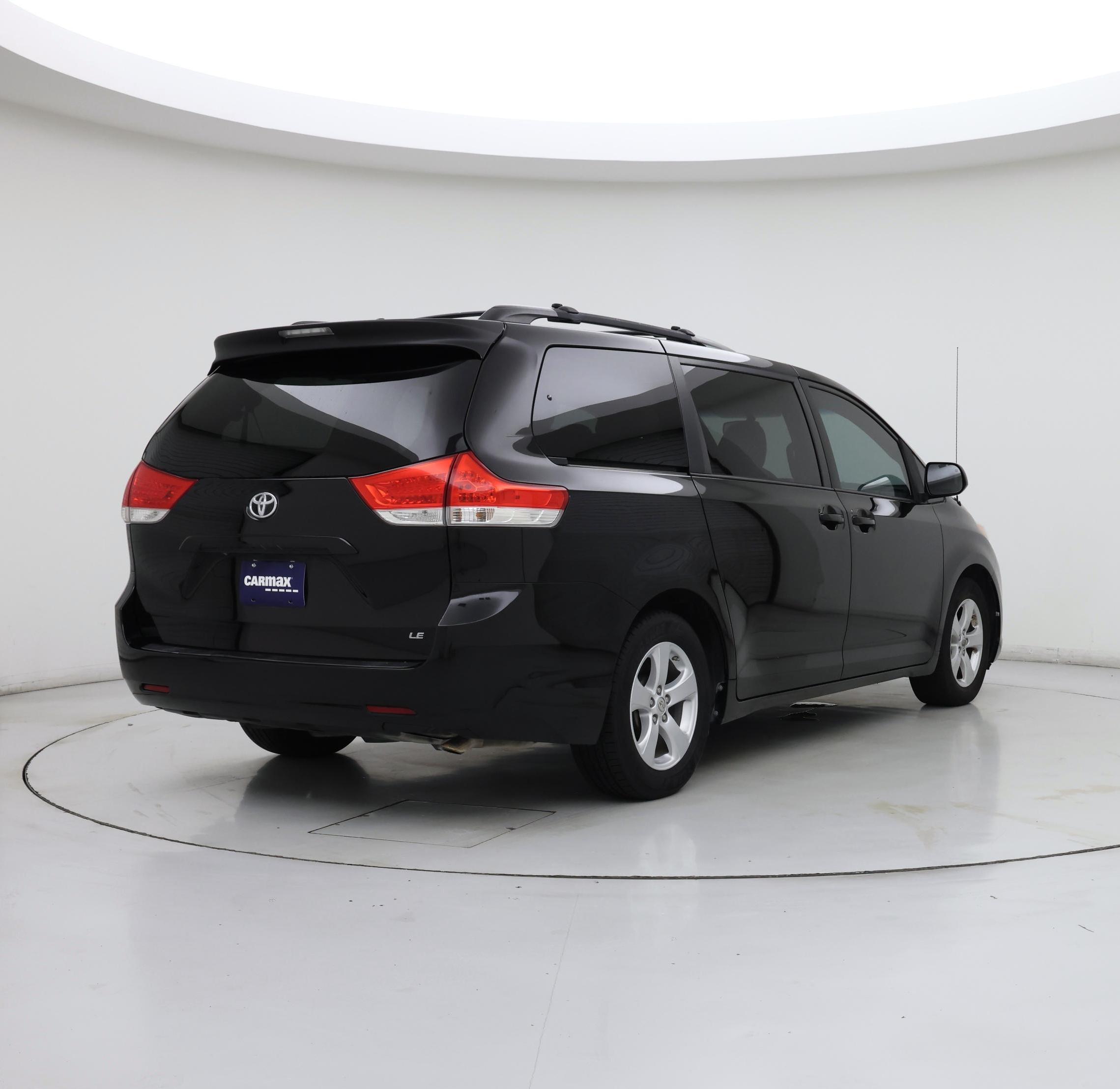 Thumbnail: 2014 Toyota Sienna - 8