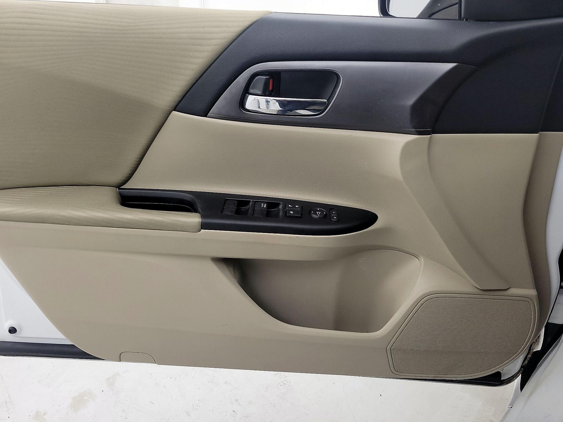Thumbnail: 2015 Honda Accord - 12
