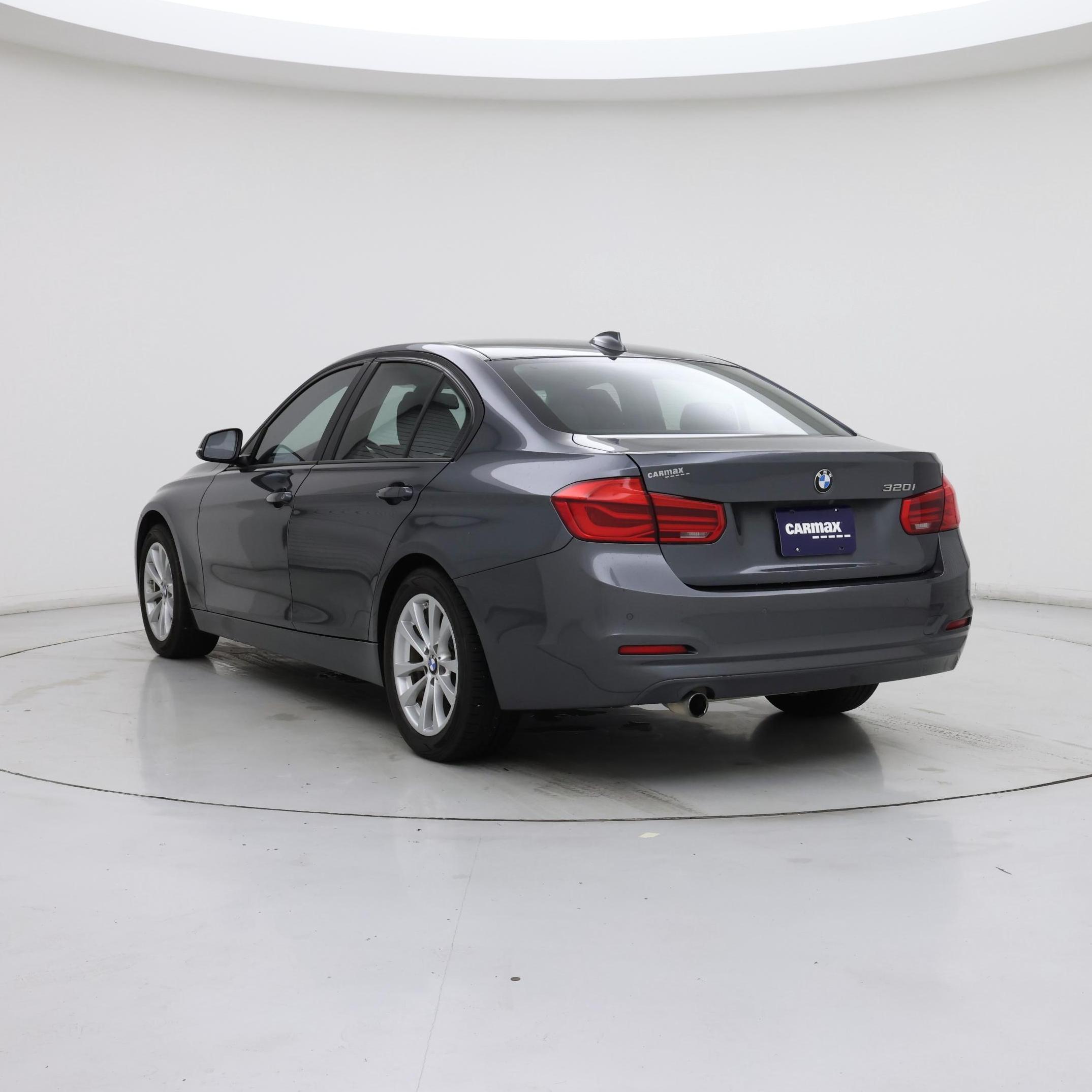 Thumbnail: 2017 BMW 3 Series - 2