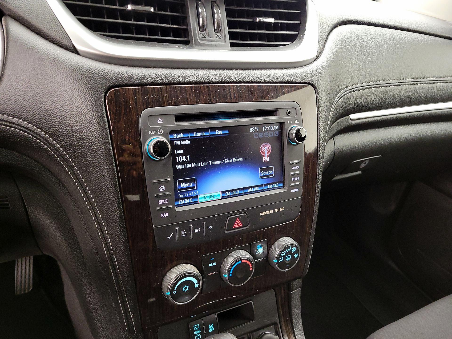 Thumbnail: 2015 Chevrolet Traverse - 15