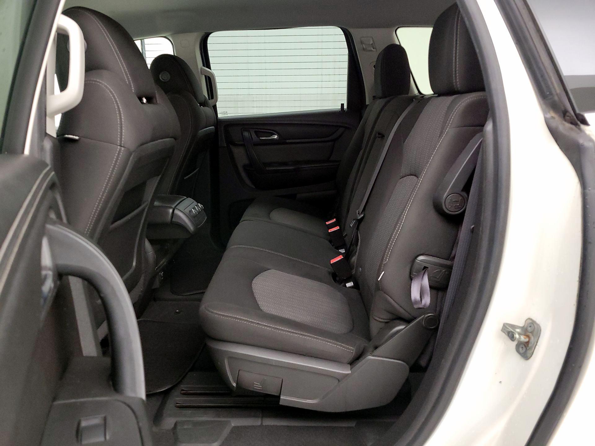 Thumbnail: 2015 Chevrolet Traverse - 19